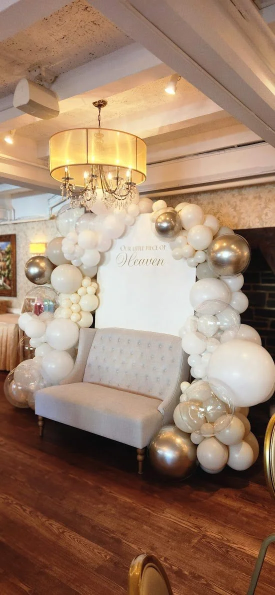 Loveseat beige baby.jpg