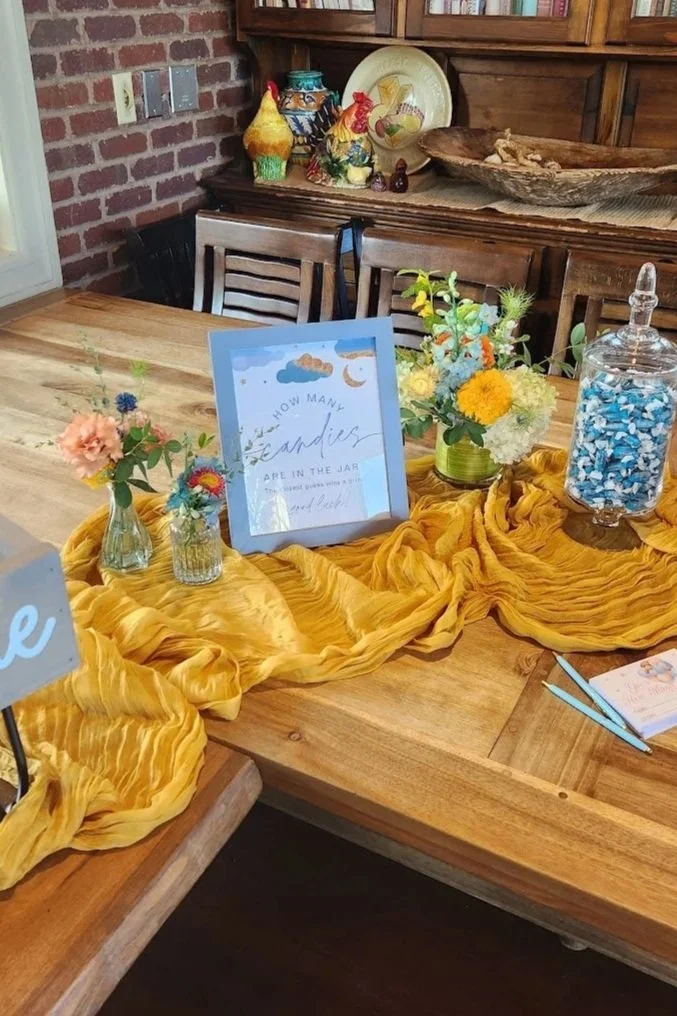 accent floral with runners.jpg