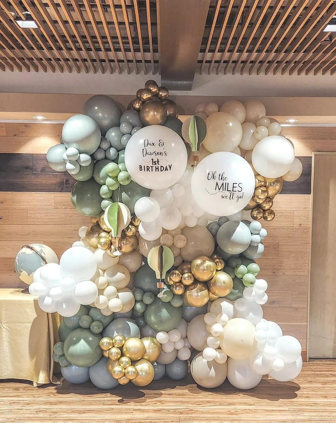 balloon wall wall of balloons