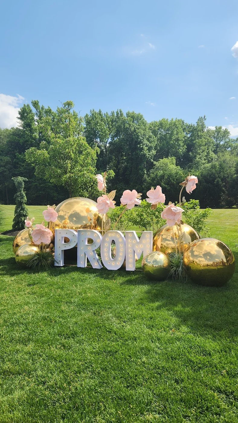 gold shiny balls 1.jpg