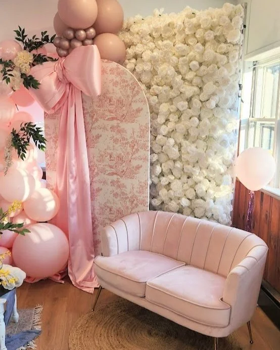 pattern arch with pink loveseat.jpg