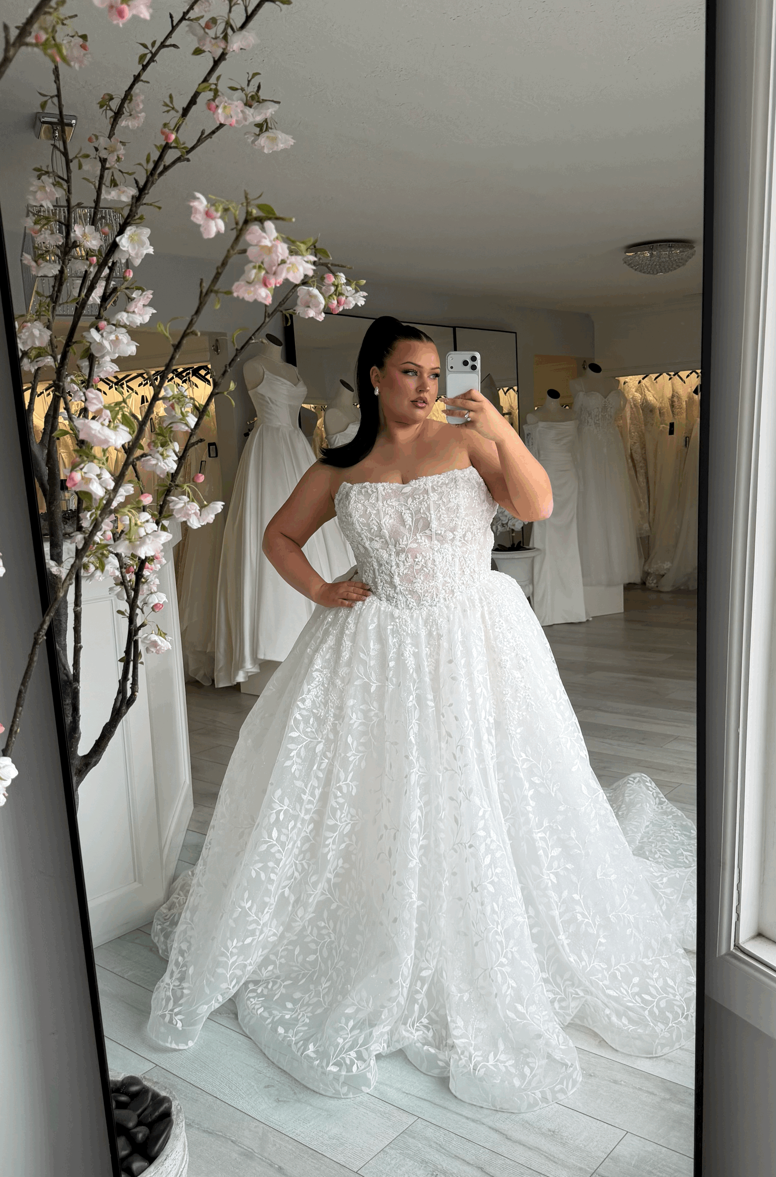 Ava: size 18-20