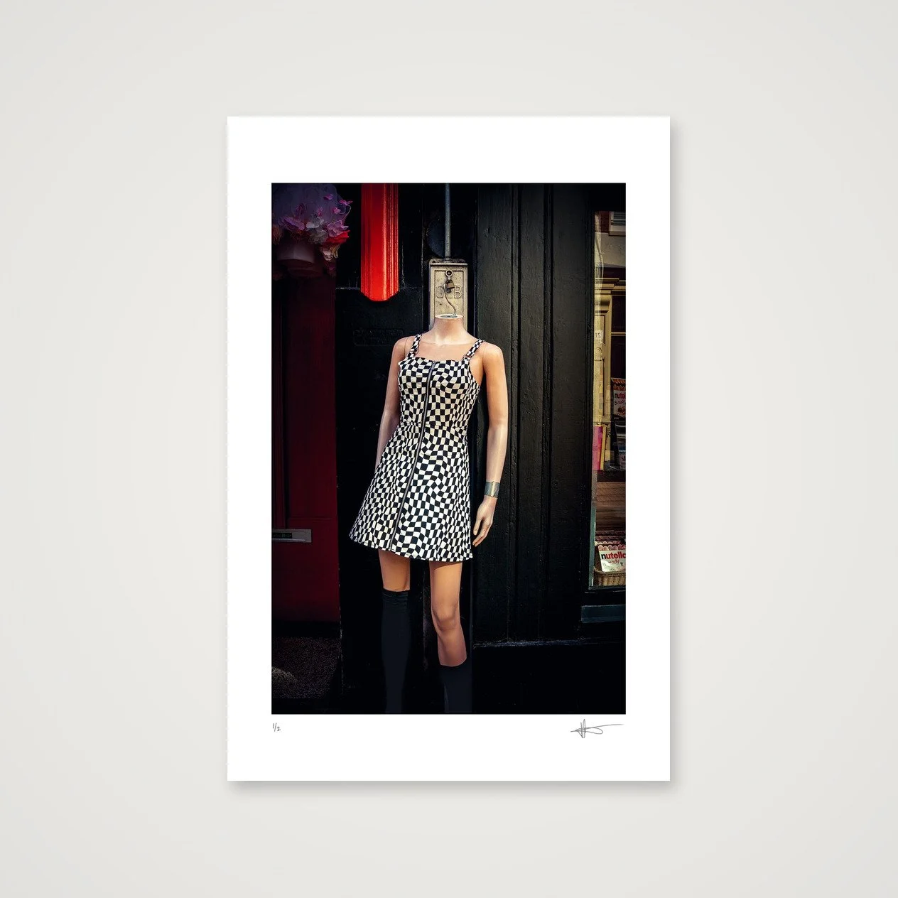 shot_table_3d6ce453_612a54ee.jpg