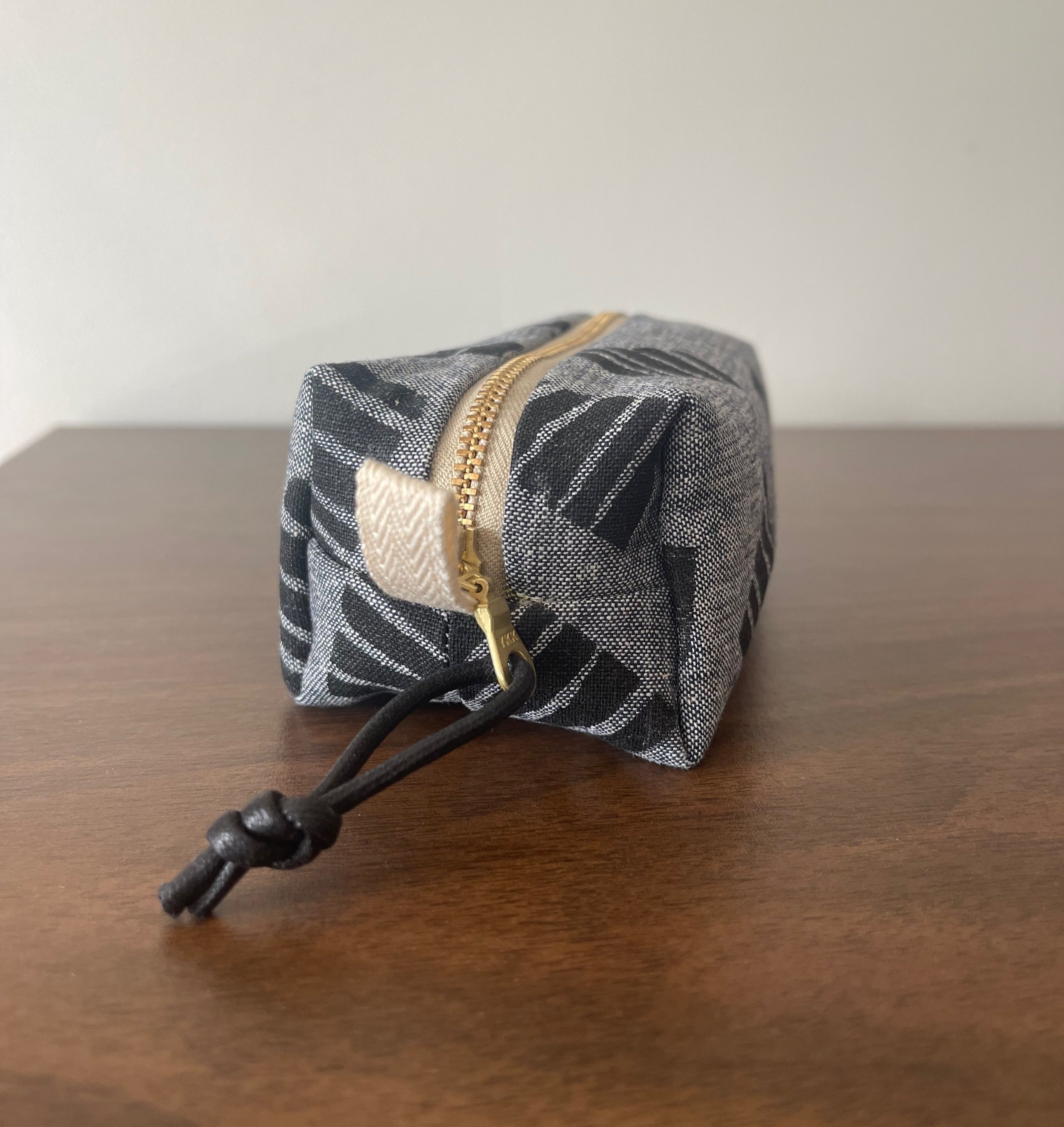 smallpillarsboxpouch2.jpg