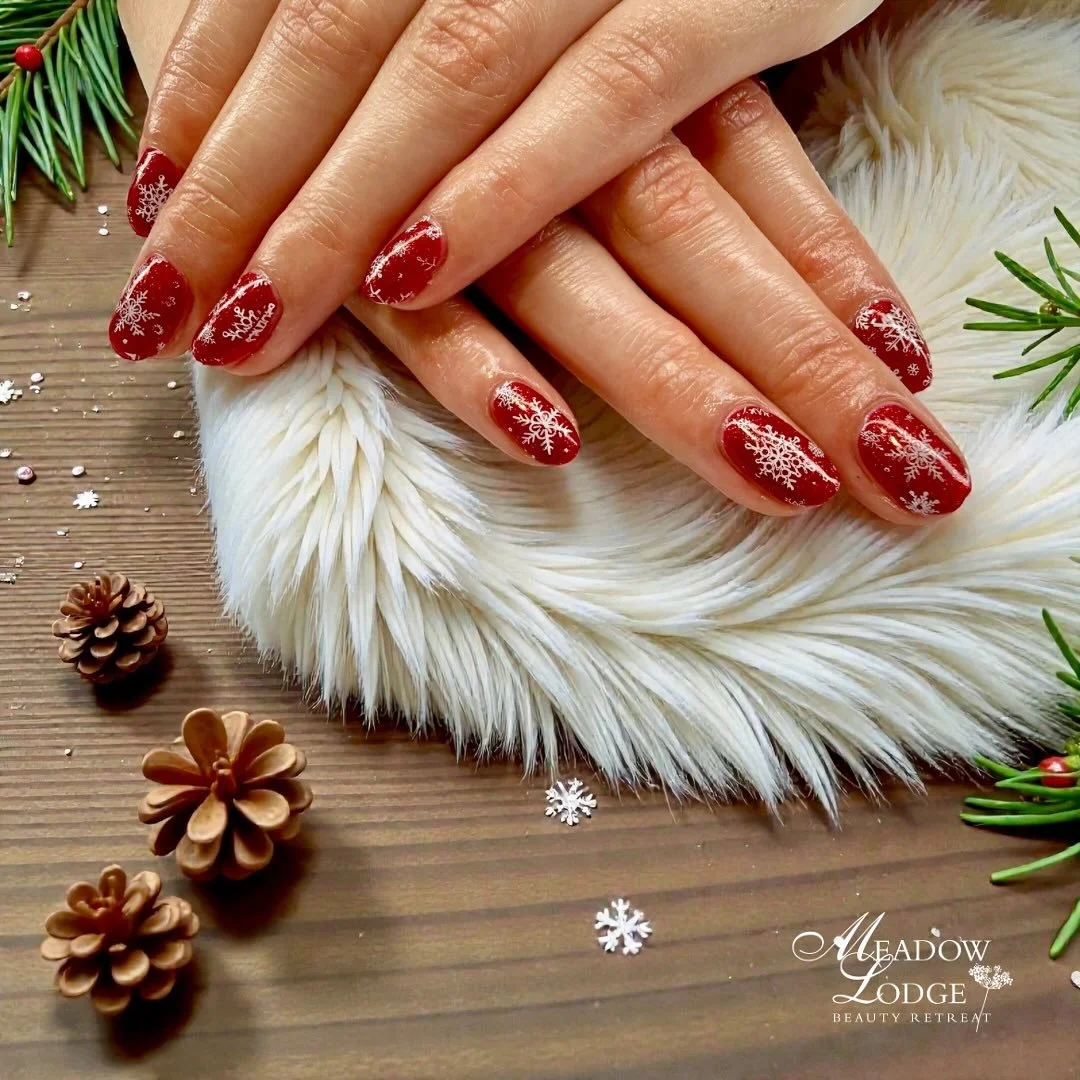 Snowflakes, but make it glam ❄️✨
Festive red sparkly nails with a wintery twist&mdash;because holiday magic is all in the details ❤️🎄

OPI Gel polish &lsquo;spread the cherry&rsquo; with infinite shine polish &lsquo;alpine snow&rsquo;. 

#HolidayNai