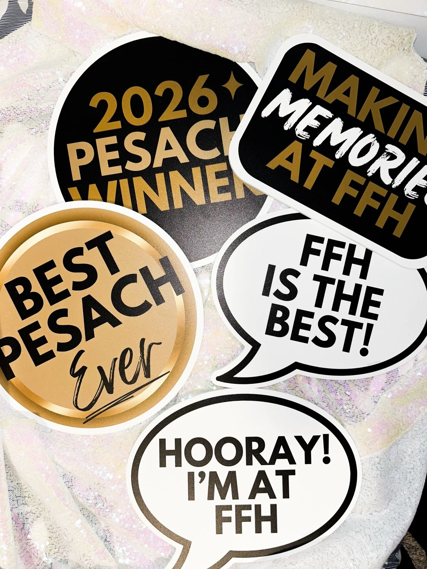 One of our custom prop sets from last week! Heading to 🗽
&bull;
#custom #props #photoboothprops #photobooth #business 

Shop: 
🛒Vancityprops.com