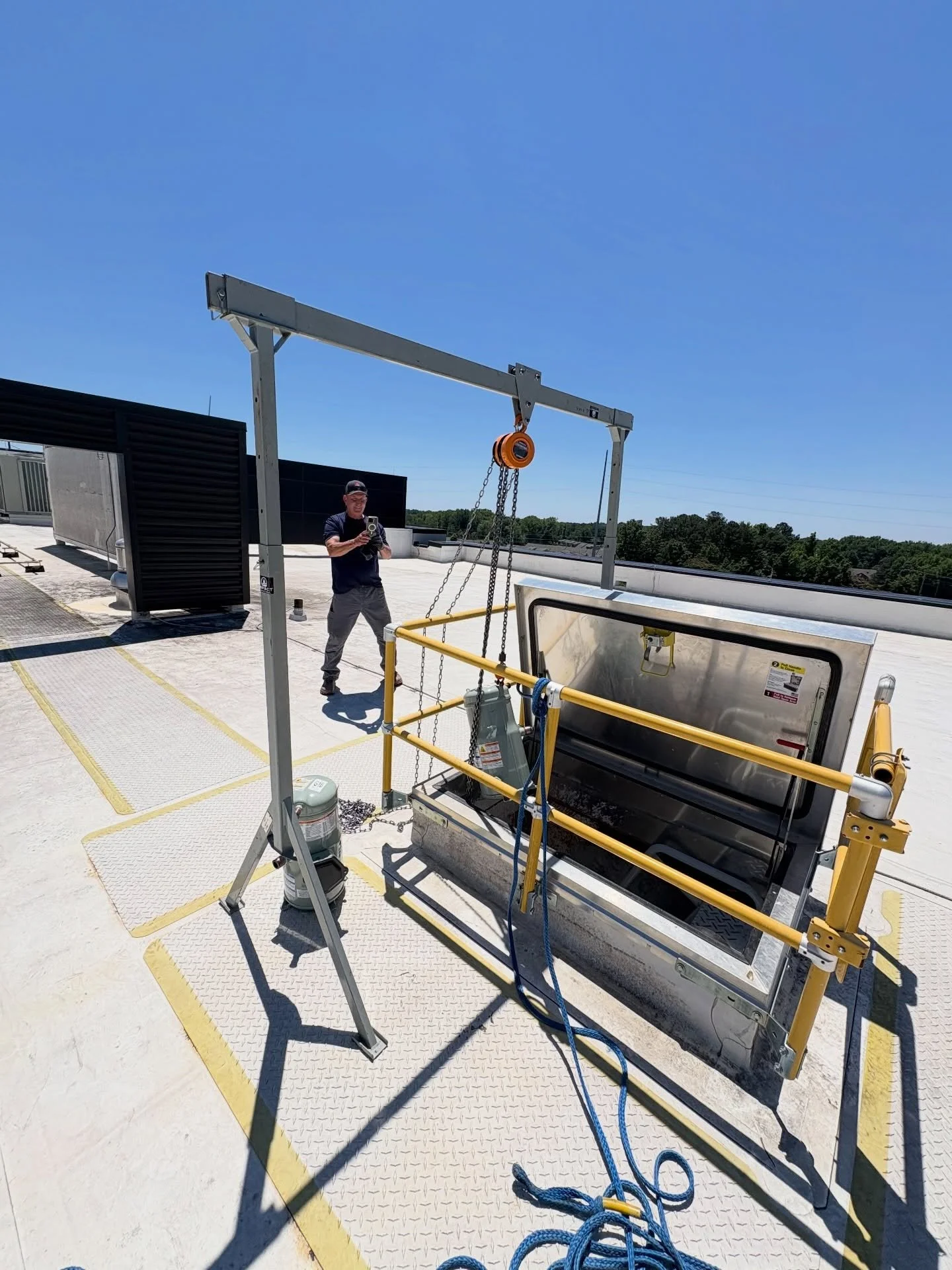 Not every compressor replacement is simple. 

It takes the right people, the right equipment, and the right plan. Proud of the team for getting it done today! 

Company policy required the use of lifting equipment, even though other options were avai