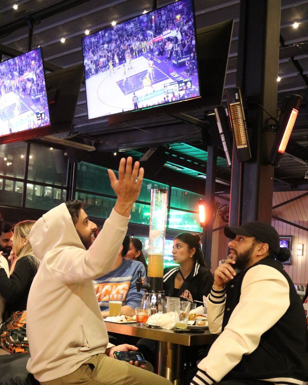 📢Calling all Basketball fans📢 

Basketball is taking over the Garden this week! Fuel up at VERSA before cheering on the Knicks (Mon,Wed &amp; Sun) and St. John&rsquo;s (Sat)!
