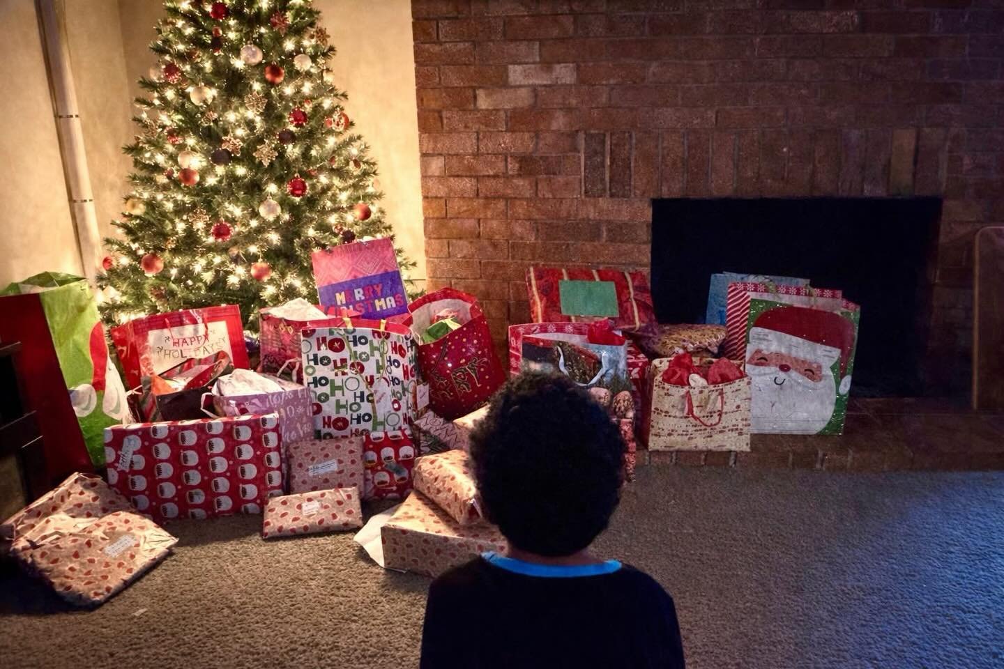 💛 Thank You, From the Bottom of Our Hearts 💛

Because of you, the Center Education Foundation&rsquo;s Adopt-A-Family campaign was able to raise right at $4,000 this holiday season. With your generosity, we were honored to provide four incredible fa