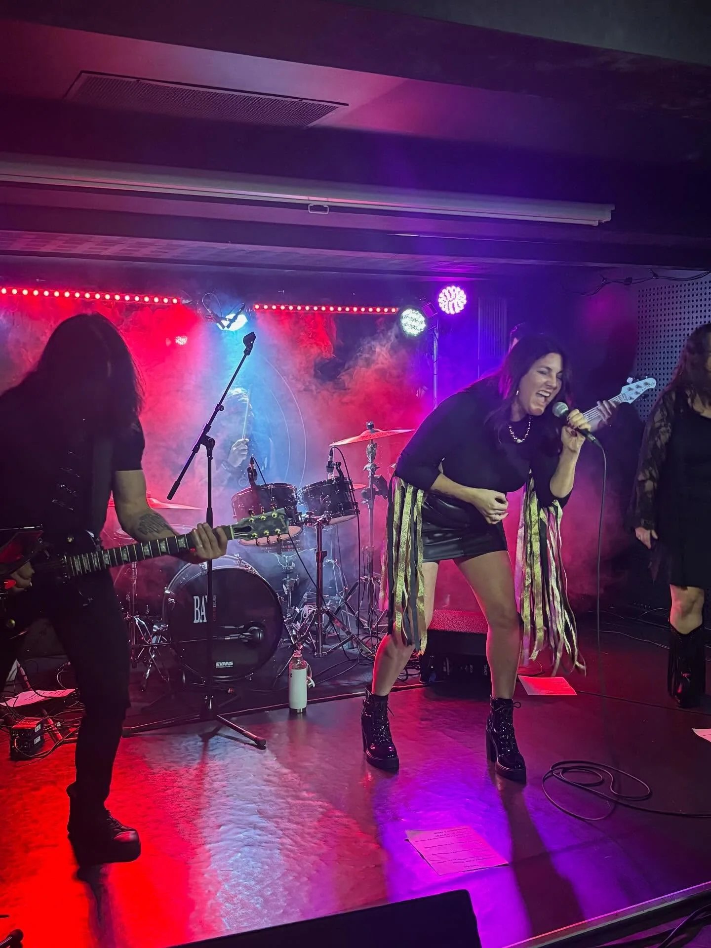 And that’s a wrap on Paris! 🇫🇷 What a friggen adventure. So thankful for these incredible musicians and these opportunities. Nowwww we’re off to the airport with an overnight stop in Guinness…..I mean, Dublin 🇮🇪☘️🍺
Thank you
