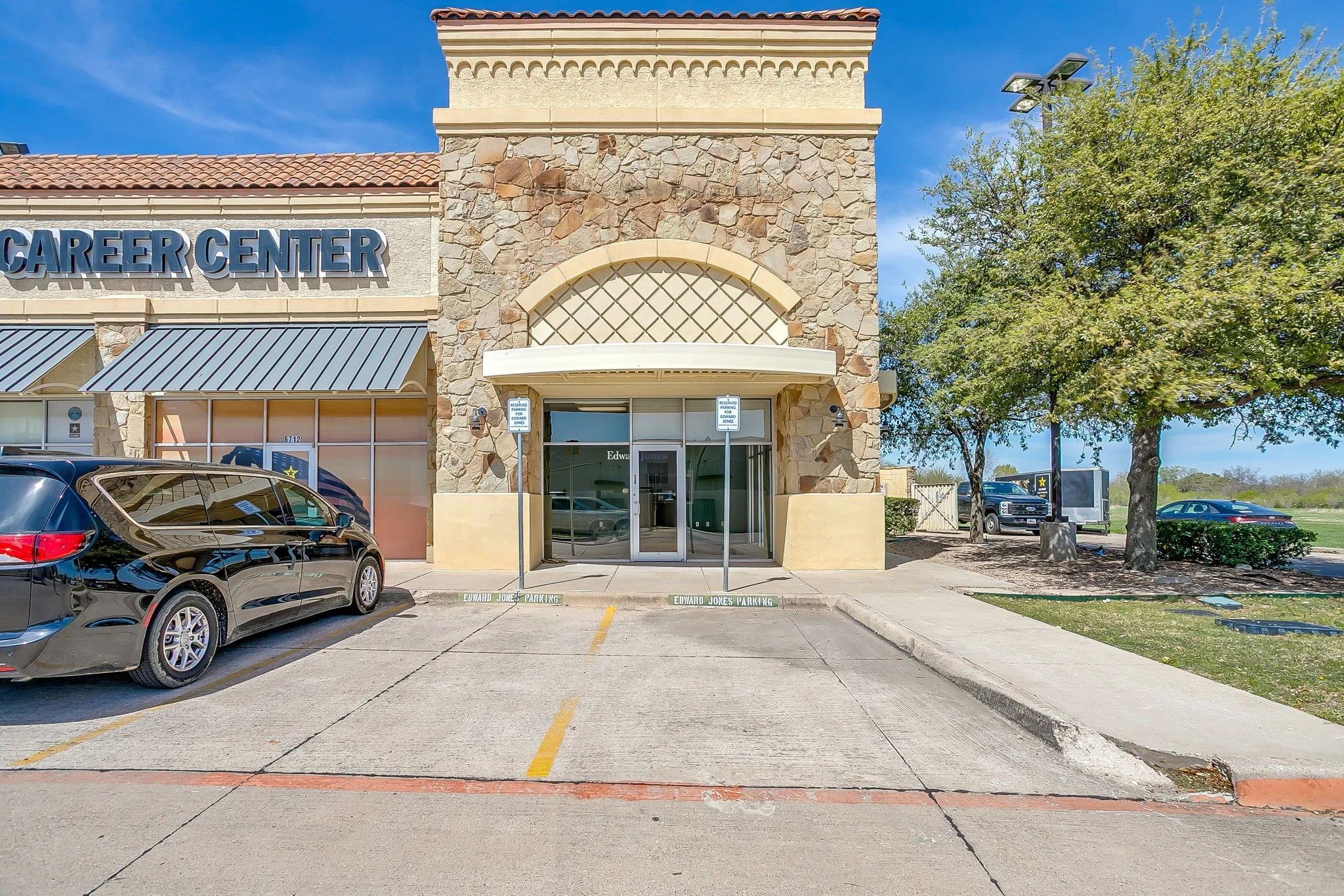 6710 Hawks Creek Ave (9 of 15).jpg
