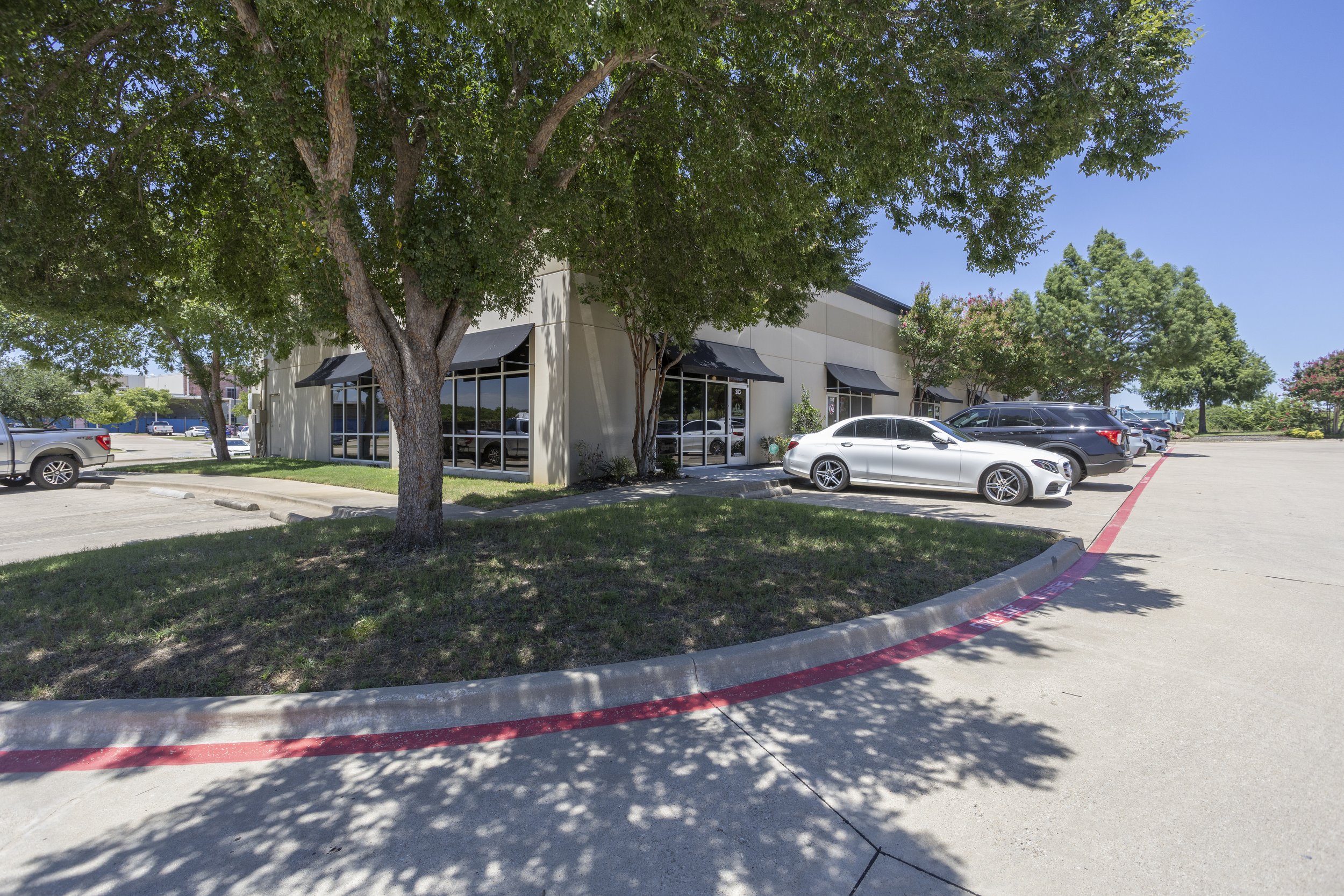 99 Regency Pkwy-4.jpg