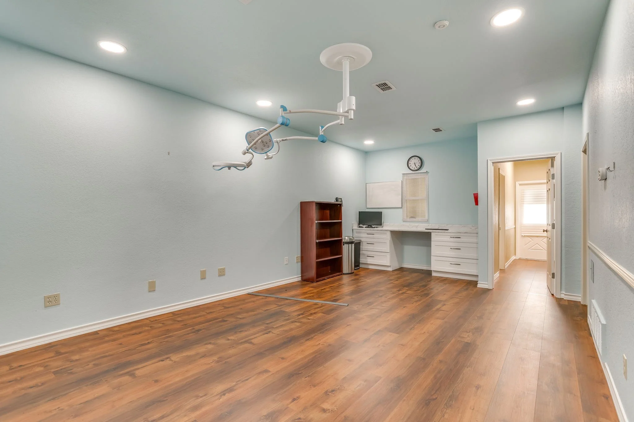 606 S Harbor Dr (17 of 25).jpg