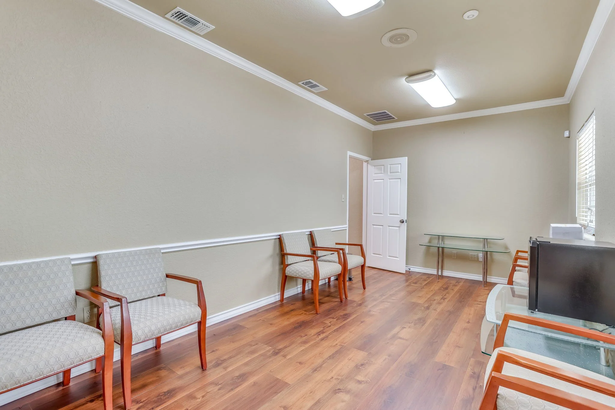 606 S Harbor Dr (23 of 25).jpg