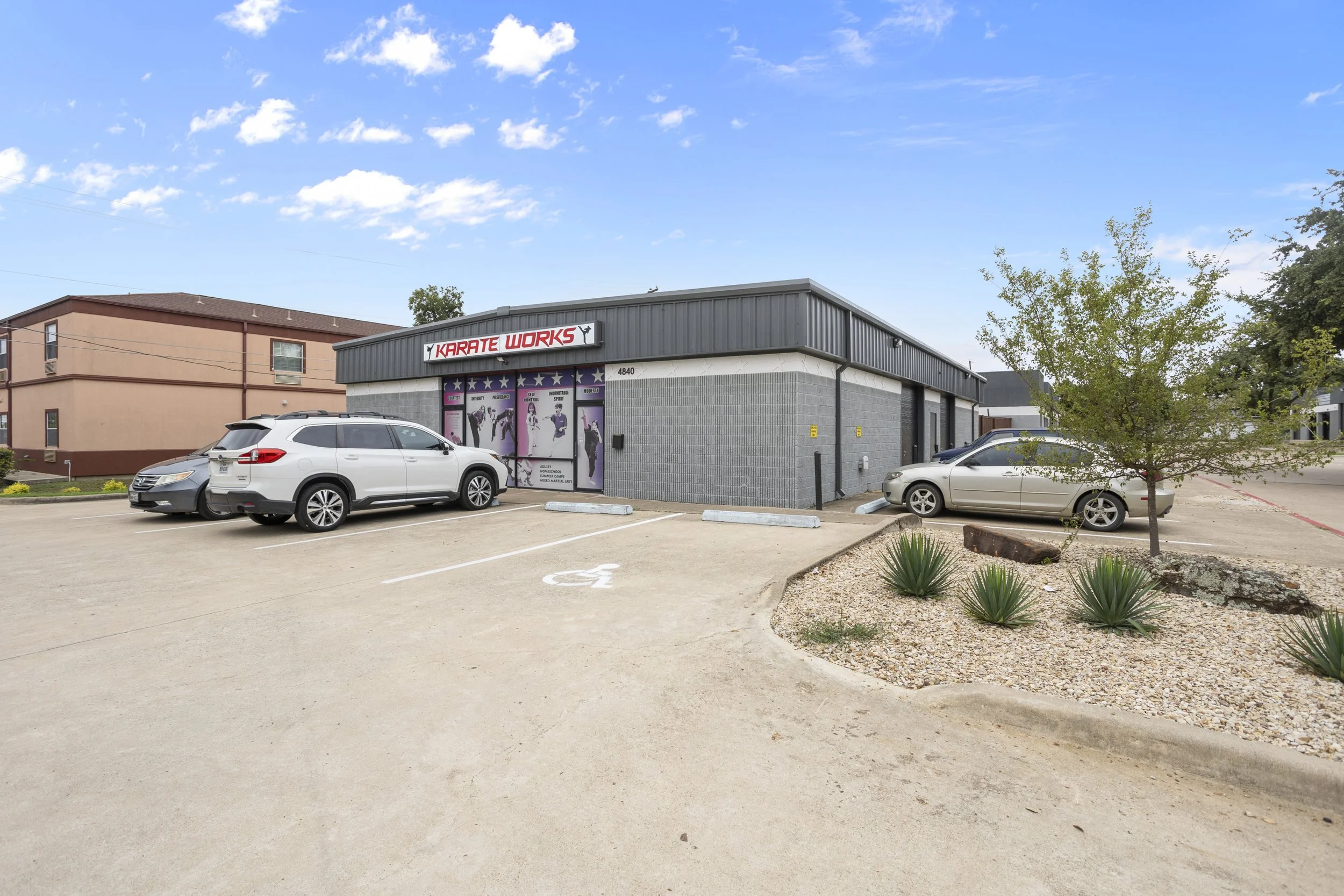 4840 Benbrook Blvd-1.jpg