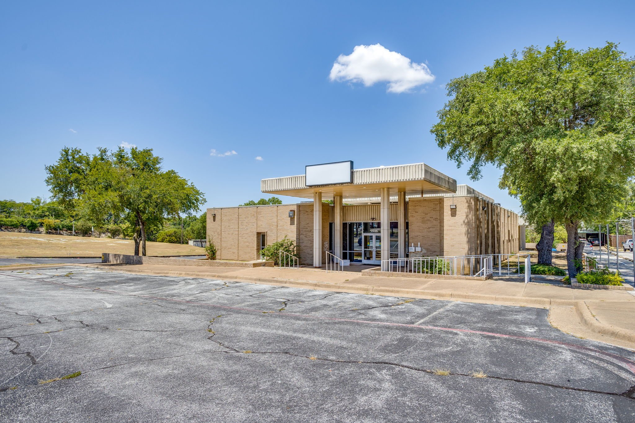2225 Vatican Ln (4 of 20).jpg