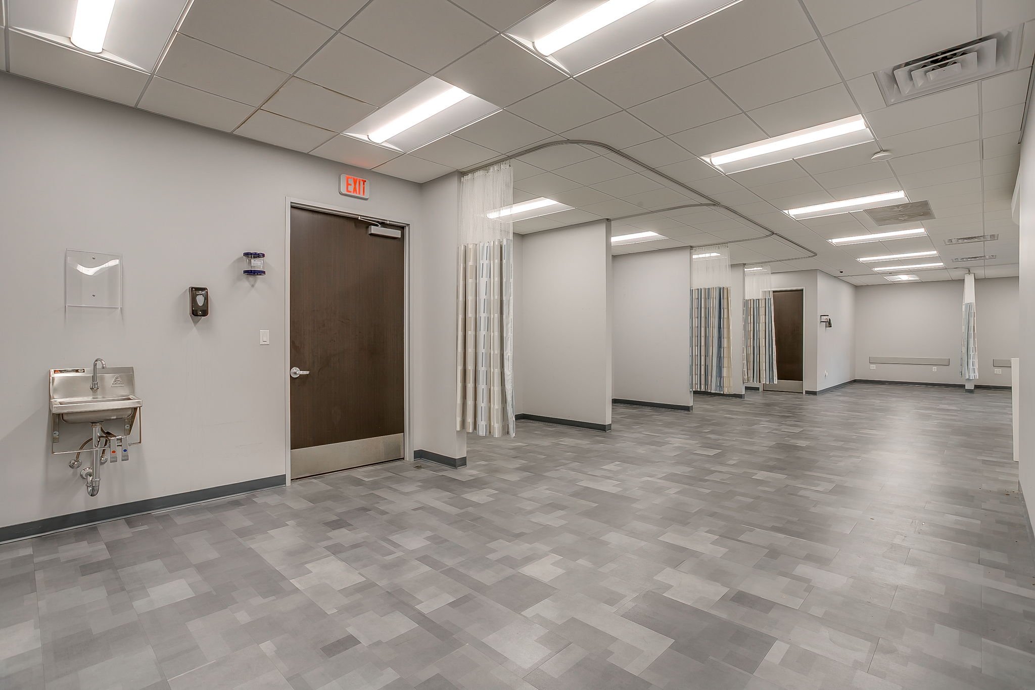 5750 Stratum Dr (24 of 49).jpg