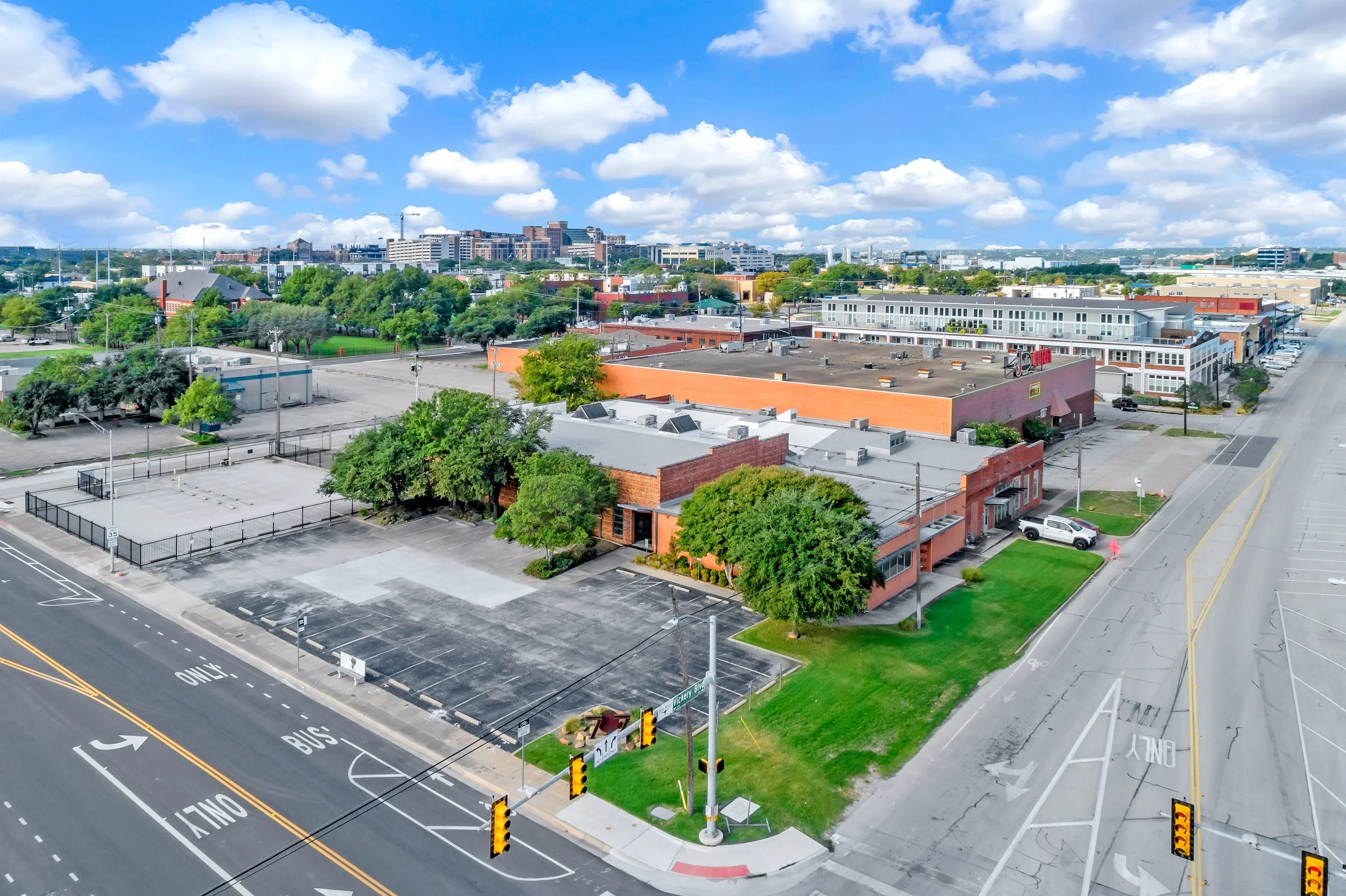 707 W Vickery-16.jpg