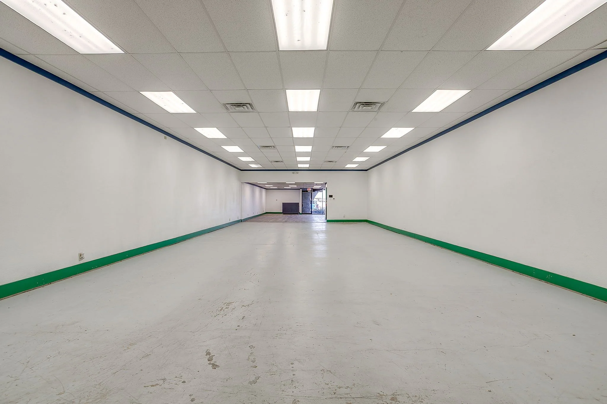 3501 NW Loop 820 (20 of 21).jpg