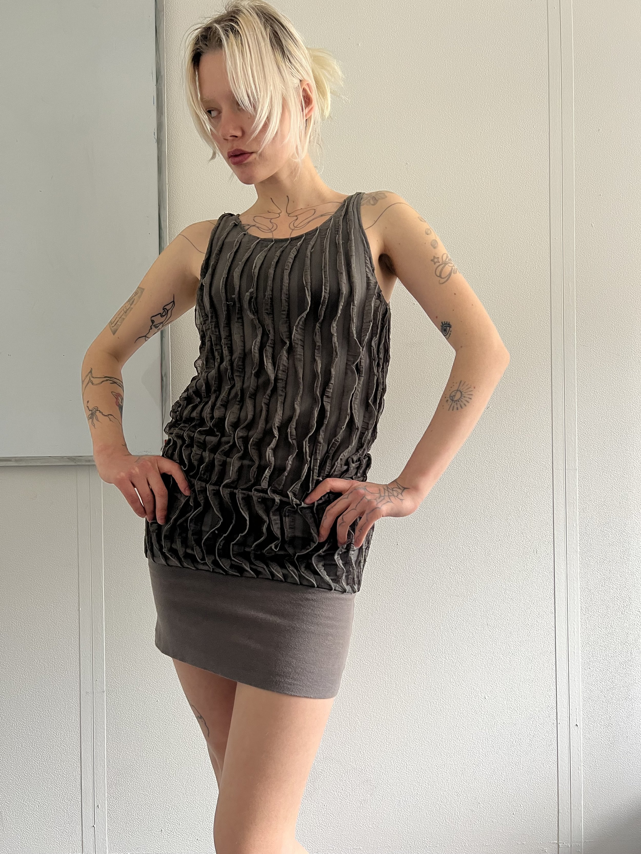 2000’s Vintage Grunge Y2K Grey Ruffle Mini Dress