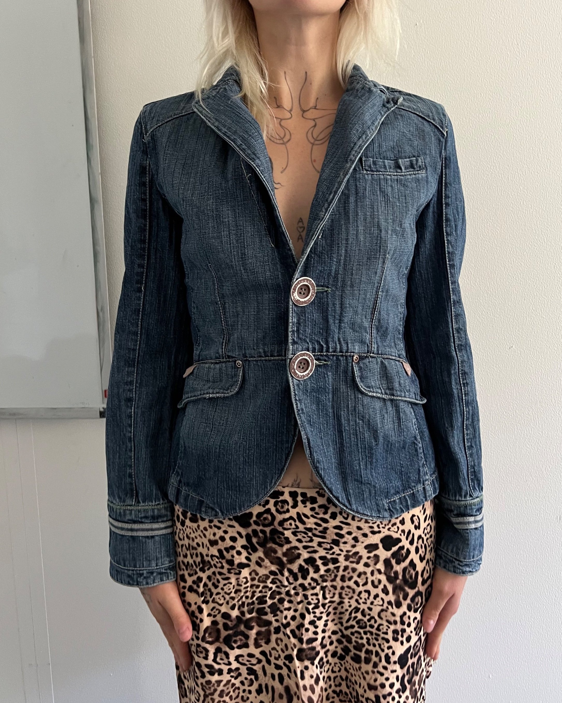 Retro style denim jacket