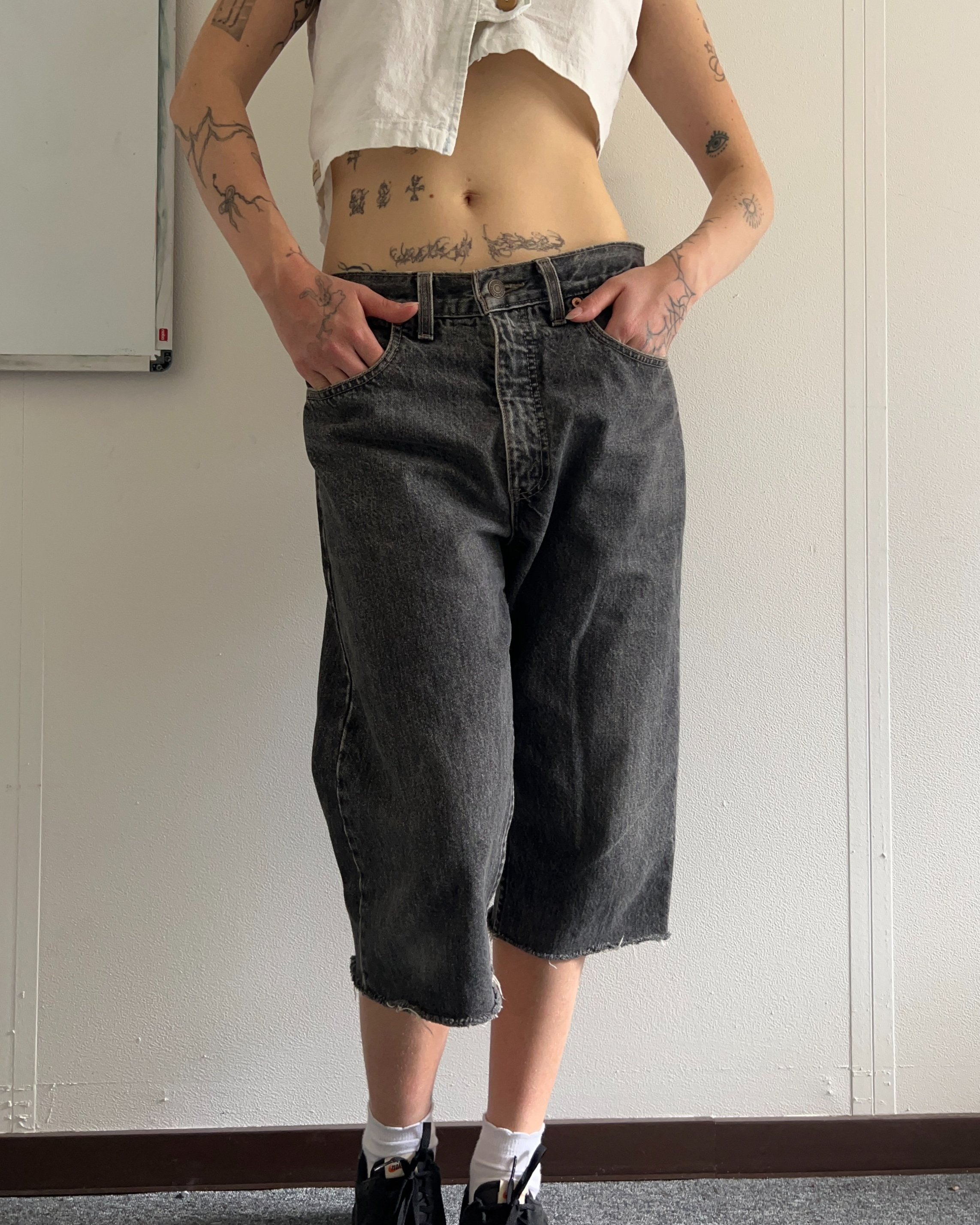 Levi's grey denim 3/4 shorts