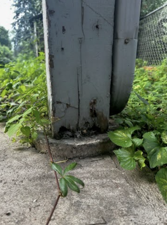 Cracked post under three-season porch in Robbinsdale MN