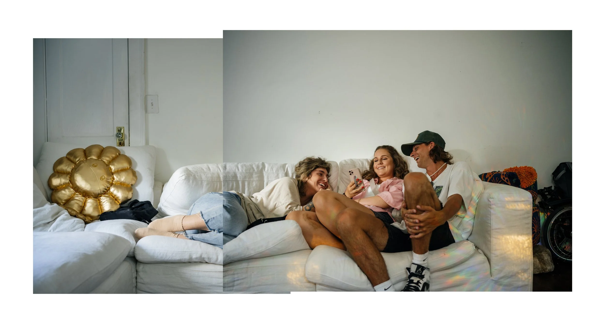 COUCH PANO 907x ATL.jpg