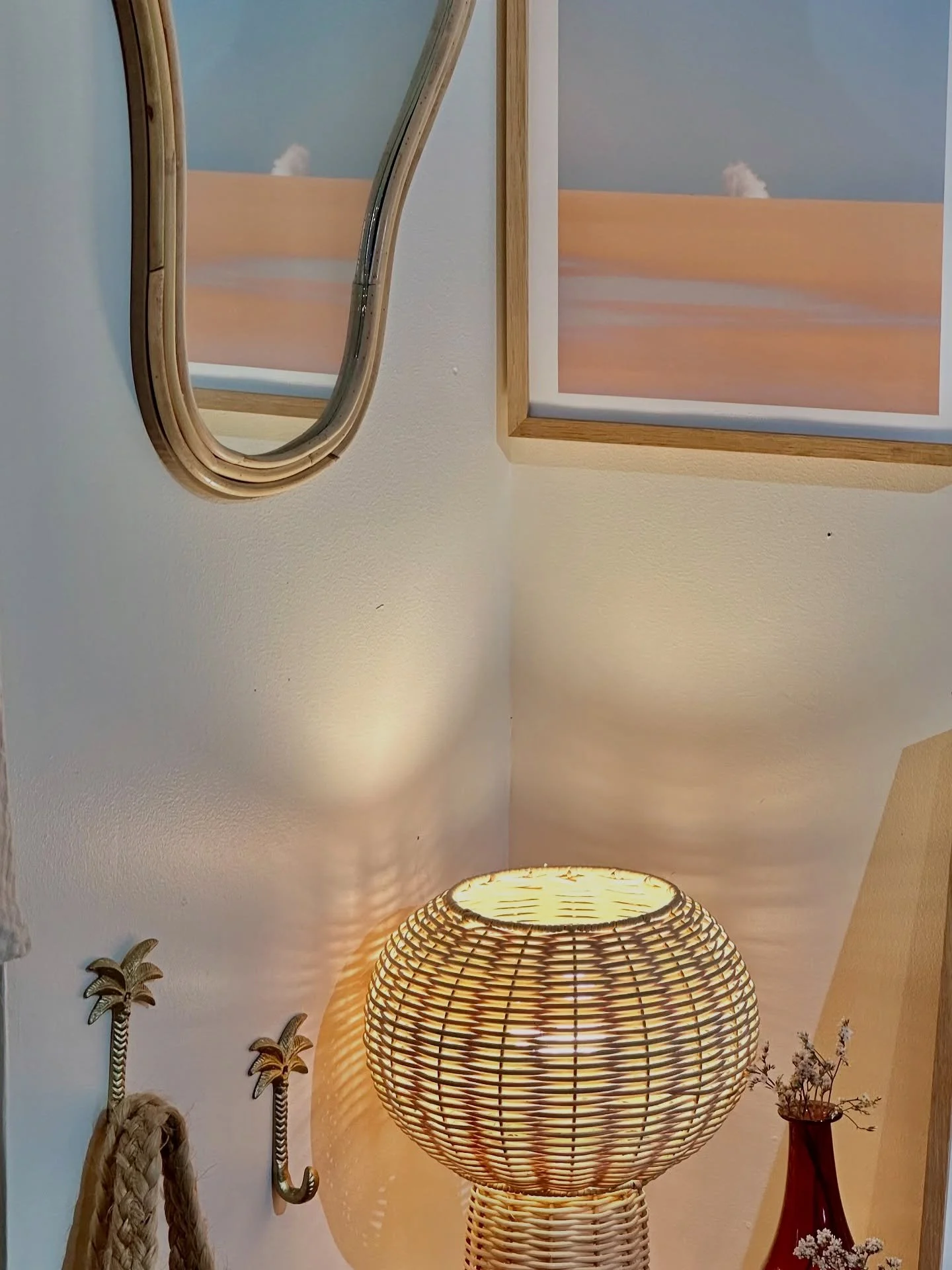 🌼 Cet &eacute;t&eacute; Brumes s&rsquo;installe dans la magnifique boutique de Claire @numero26_deco &agrave; Pont-l&rsquo;Abb&eacute; !

Vous y retrouverez toutes les nouveaut&eacute;s : affiches d&rsquo;art, petits formats et plus grands tirages b