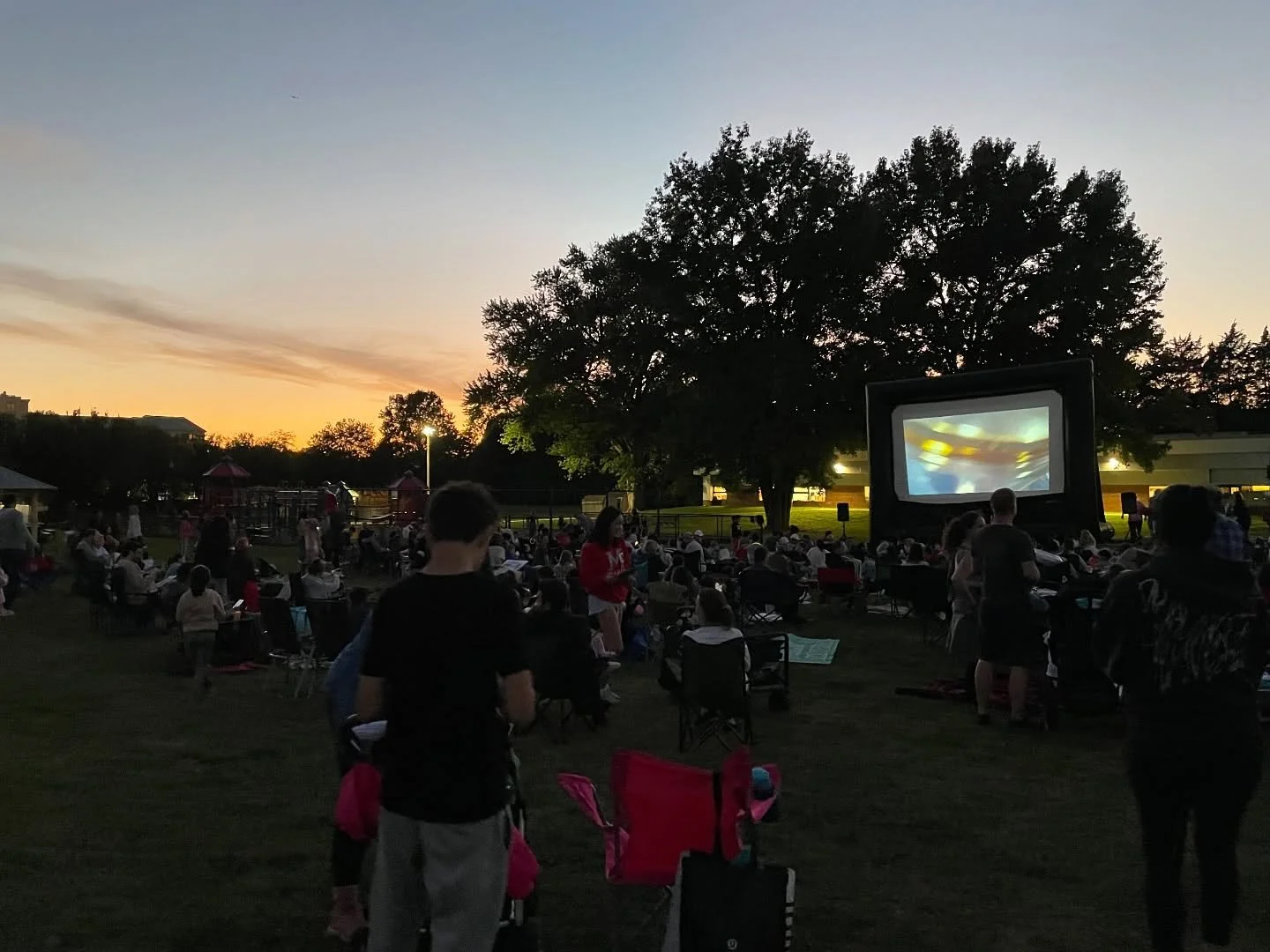 Mindful Meals had a great time yesterday promoting our upcoming after school program at Franklin Sherman Elementary School at their movie night! 🎥🍿🎬 Stay tuned for updates on our upcoming school partnerships!