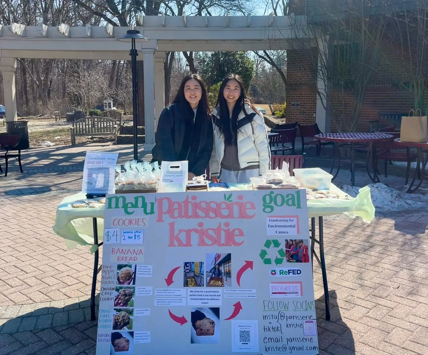 Mindful Meals and @patisserie_kristie had a VERY successful bake sale at Great Falls Giant today! We completely sold out and raised a TOTAL of $409!!!! 💵🥳💚 From banana bread to apple and chocolate chip cookies, we shared our environmentally friend