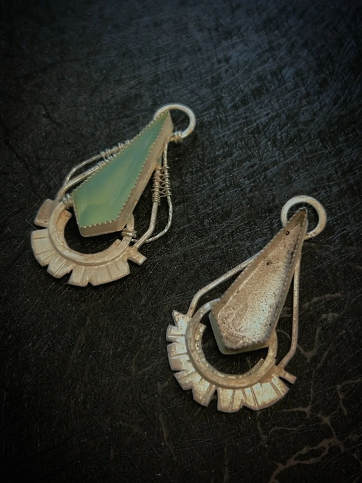 Today&rsquo;s WIP &mdash; I&rsquo;ve been experimenting with some kite facets, wanting to take them in a different direction from the last earring design. I&rsquo;m planning to use paraiba onyx for these..

It&rsquo;s my first time blending silversmi