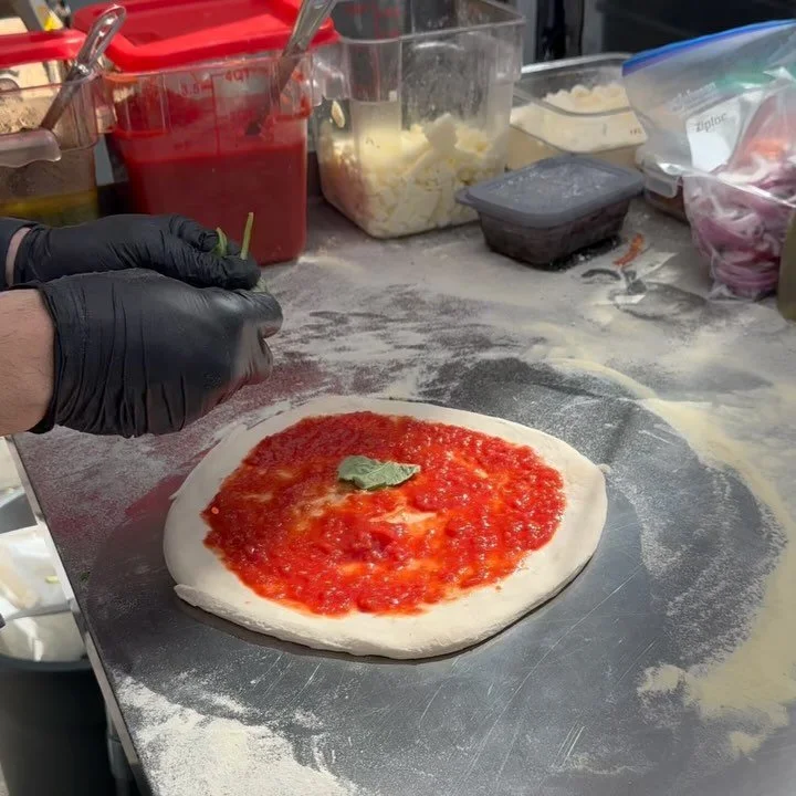 📷 me &ldquo;it&rsquo;s for social 🍕&rdquo;
👨&zwj;🍳 luigi looking my 🤤 face &ldquo;&hellip;uhuh, right, for social&rdquo;
~
#panepomo #paneepomodoro #neapolitanpizza #pizzalovers #authenticpizza #handmadepizza #pizza #pizzatime #italianfood #food