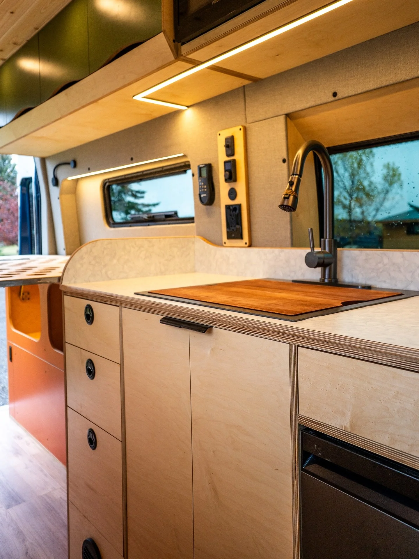 What do you guys think of the color scheme on our latest project? 

The client went with a bold combo but we loved how it turned out, it&rsquo;s giving retro Autumn 🍁🌳🧊. 148 AWD HR Transit 250 with all the goodies, gasoline heater, 600AH of lithiu