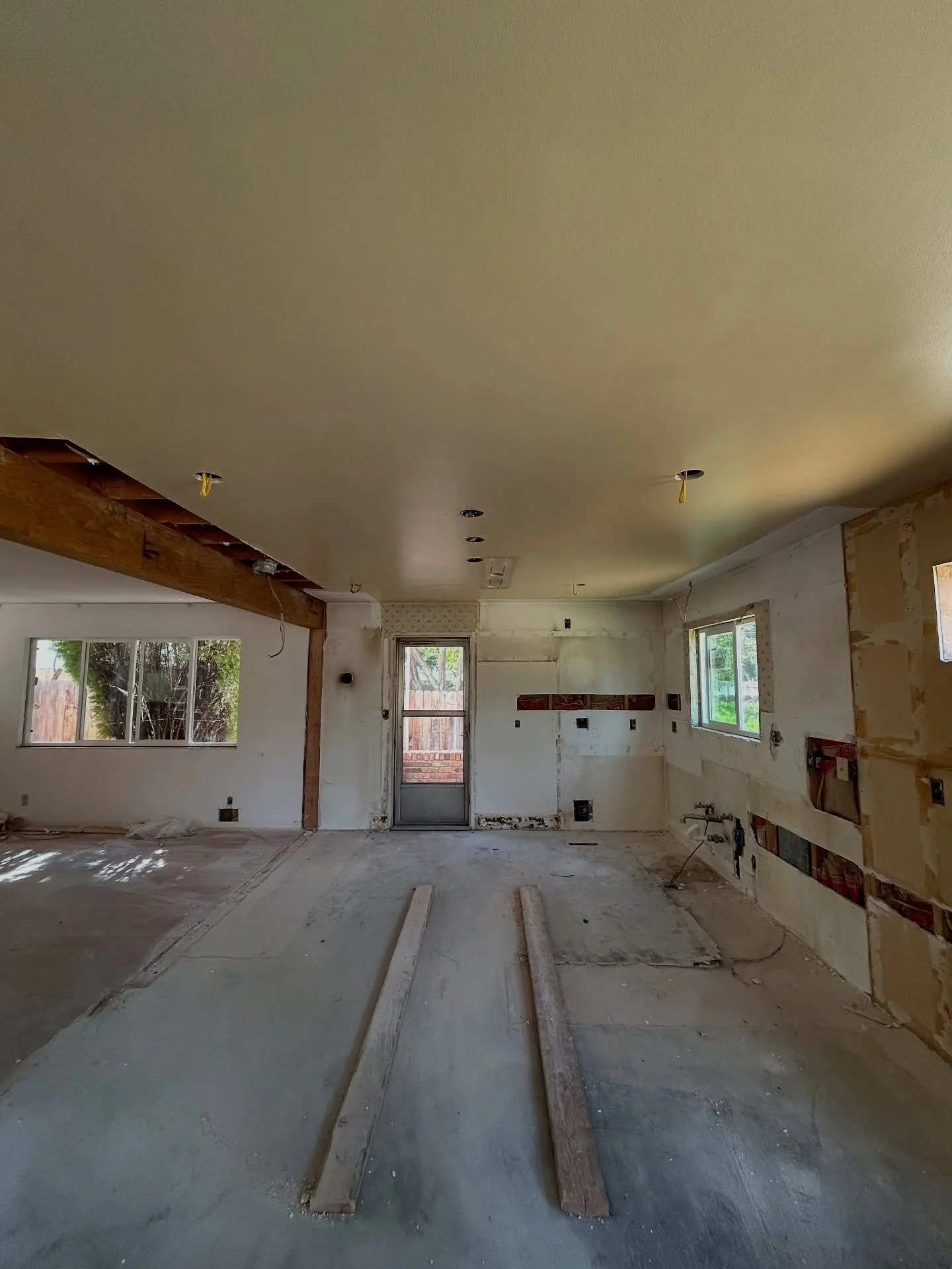 Helped a local realtor get this home market-ready.
Full electrical upgrade throughout.⚡️🔌💡
✅ New wiring, lighting, and clean finishes
✅ Upgraded interior sub panel 
✅ Code compliant, inspection ready, and built to last

If you&rsquo;re a contractor