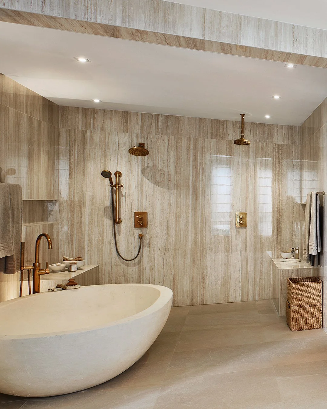 Three showers or just one long luxurious bath - your choice.