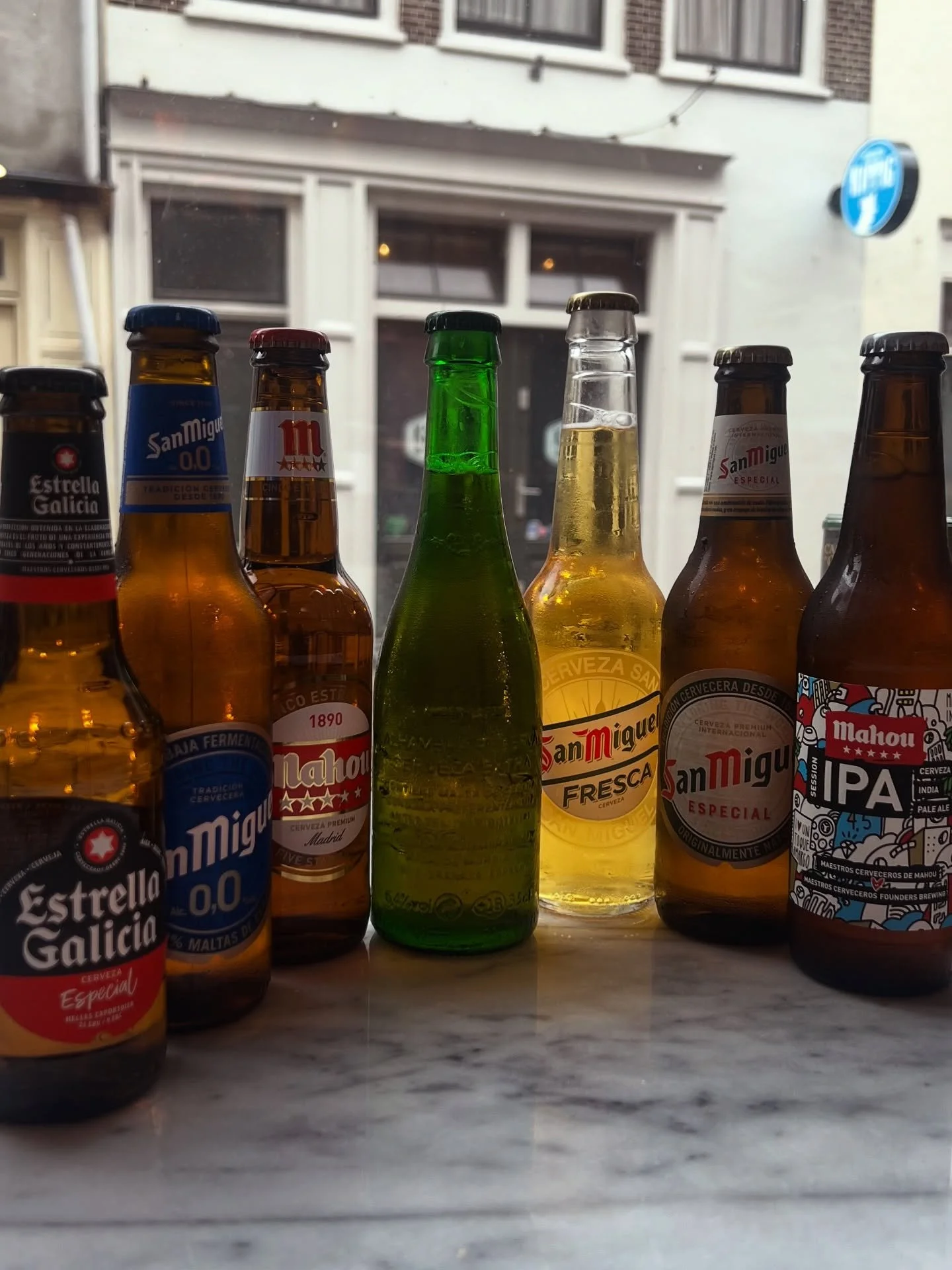 Wist je dat wij ook diverse Spaanse biertjes koud verkopen?

#alhambrareserva1925 #mahou #sanmiguel #estrellagalicia