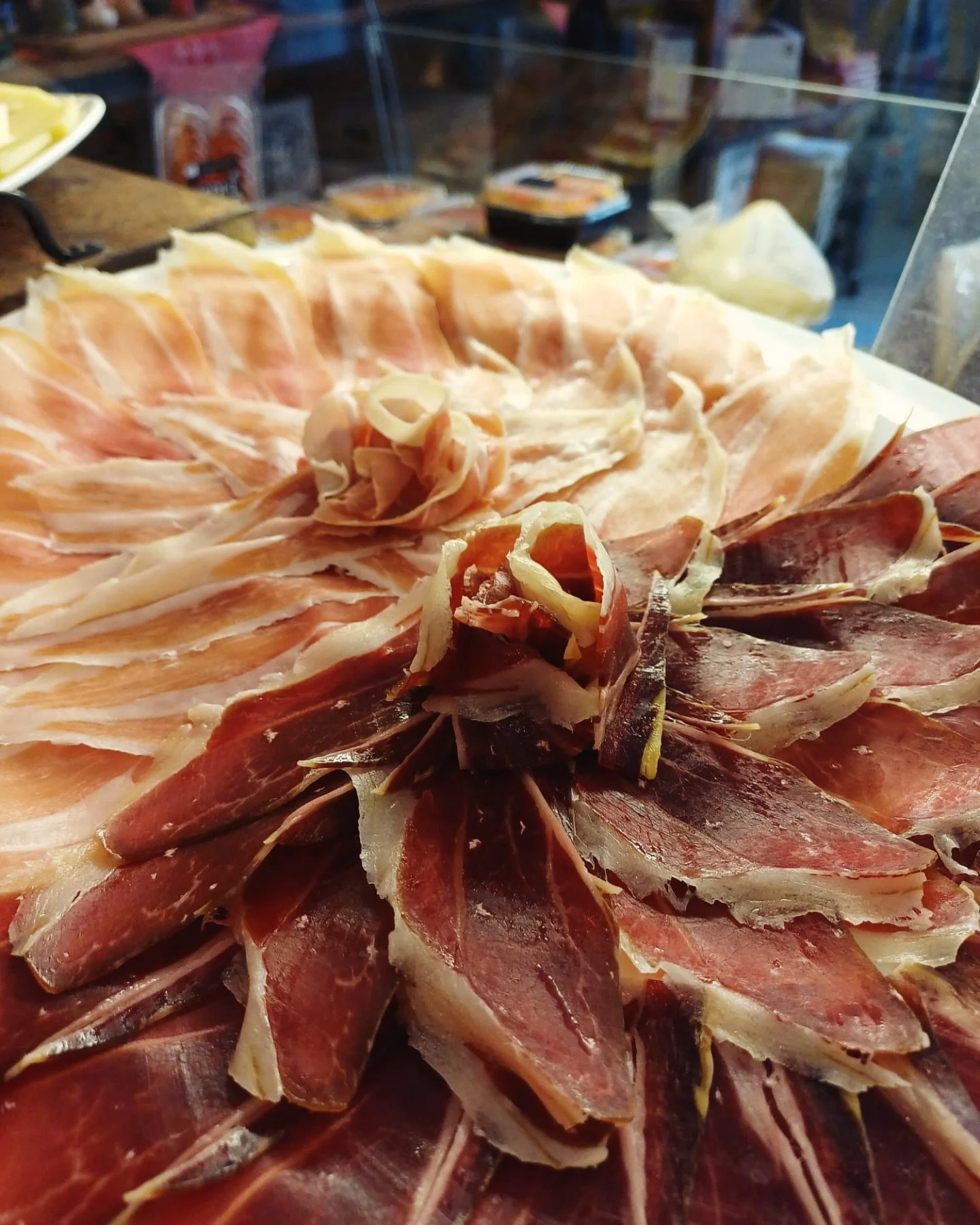 Borrelplank naar eigen invulling. Kom langs of stuur vooraf een DM.