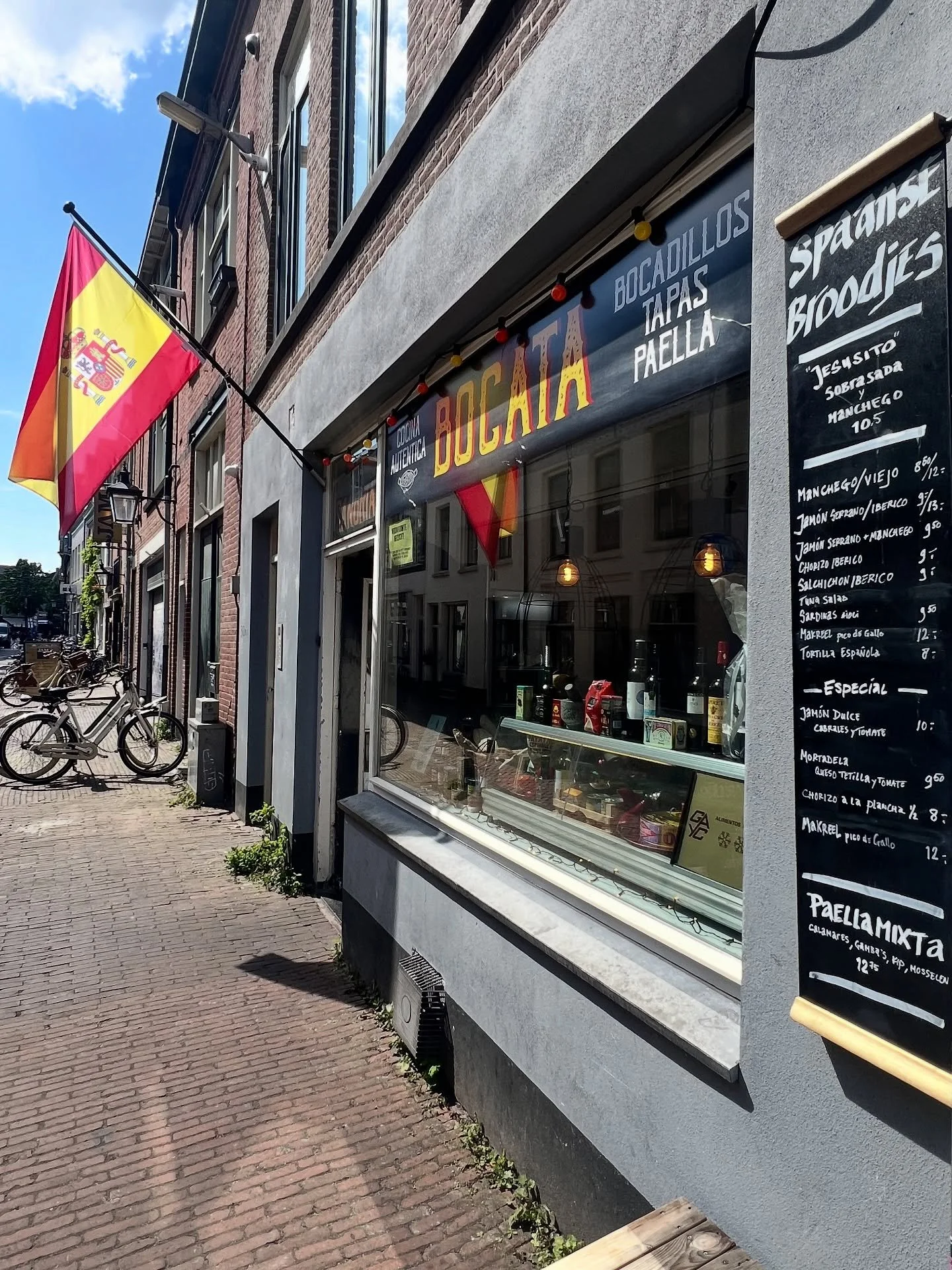 Dinsdag t/m vrijdag 11:30 - 14:30 GRATIS bezorging via bocata.nl 

Martes - Viernes 11:30 - 14:30 FREE delivery on bocata.nl