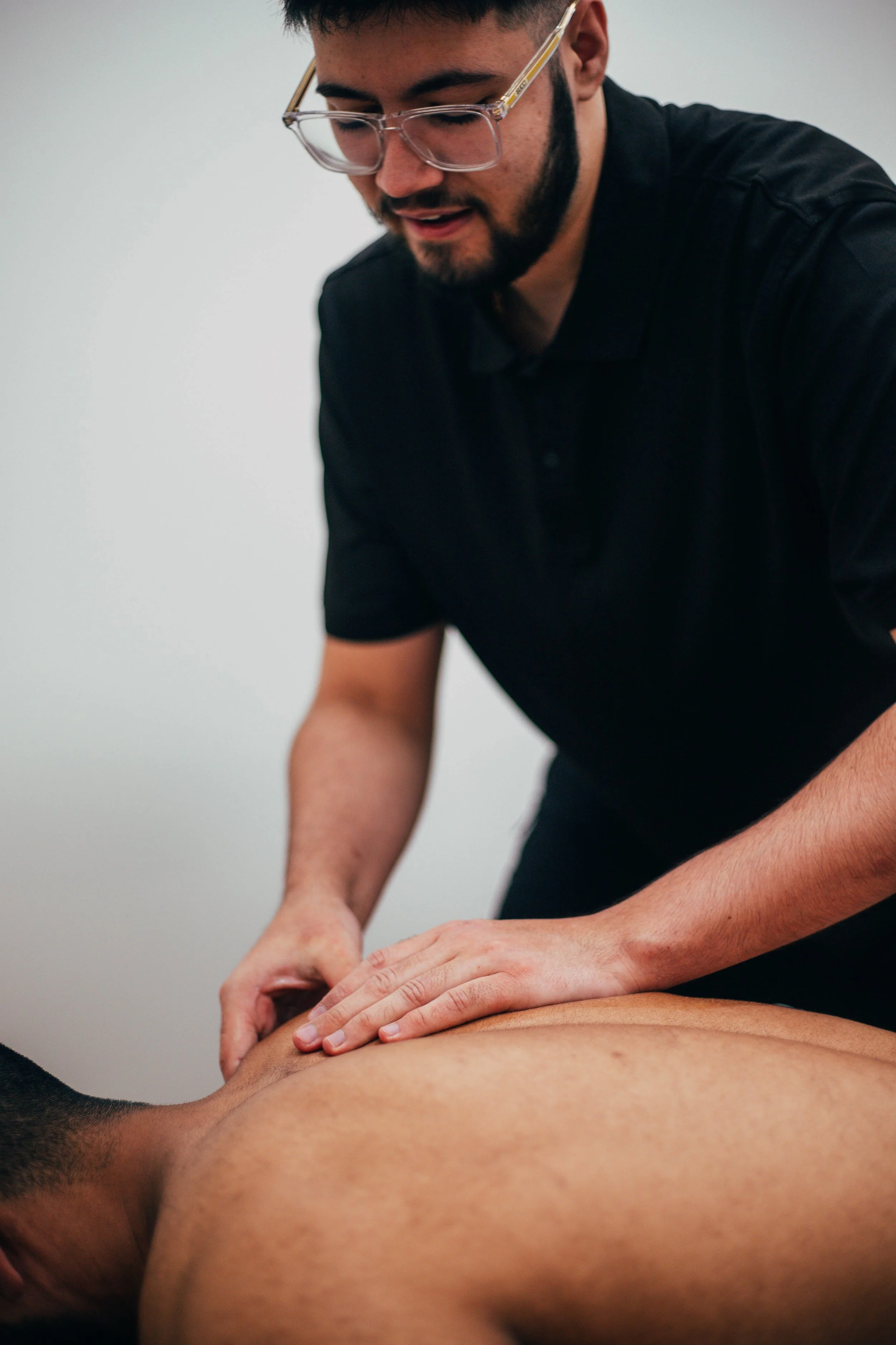 Brampton Massage Therapist Treating a Tight Back