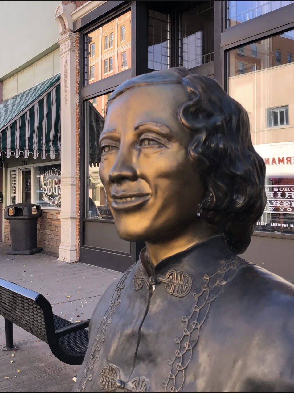 Statue of Stella Darby- hadleymeares.png