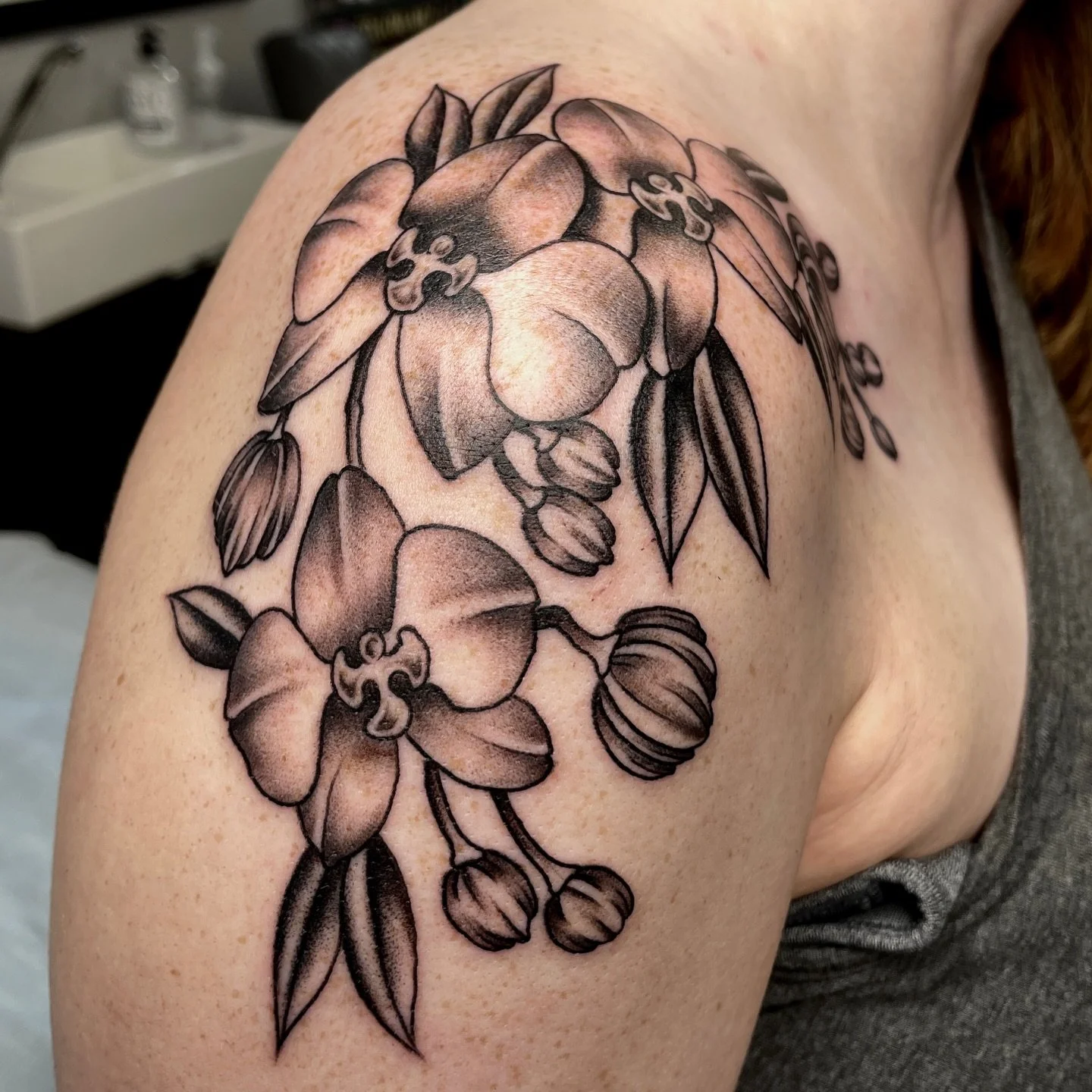 Flowy orchid, can&rsquo;t go wrong with florals no matter where they&rsquo;re placed. I&rsquo;d love to do more this year, email me to set something up! Check out my scheduling highlight for details.