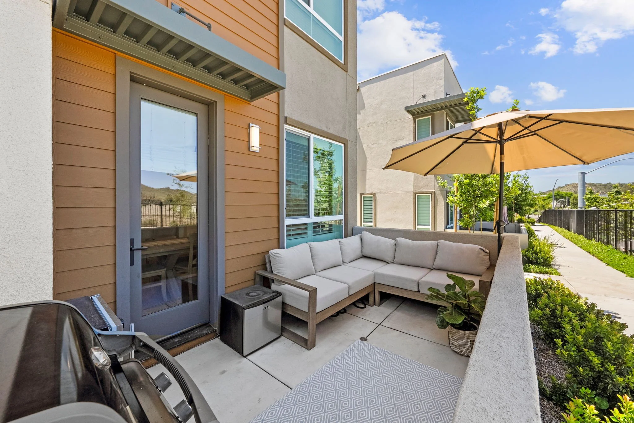 20-web-or-mls-1060 Kendale Way Vista, Ca - 20.jpeg