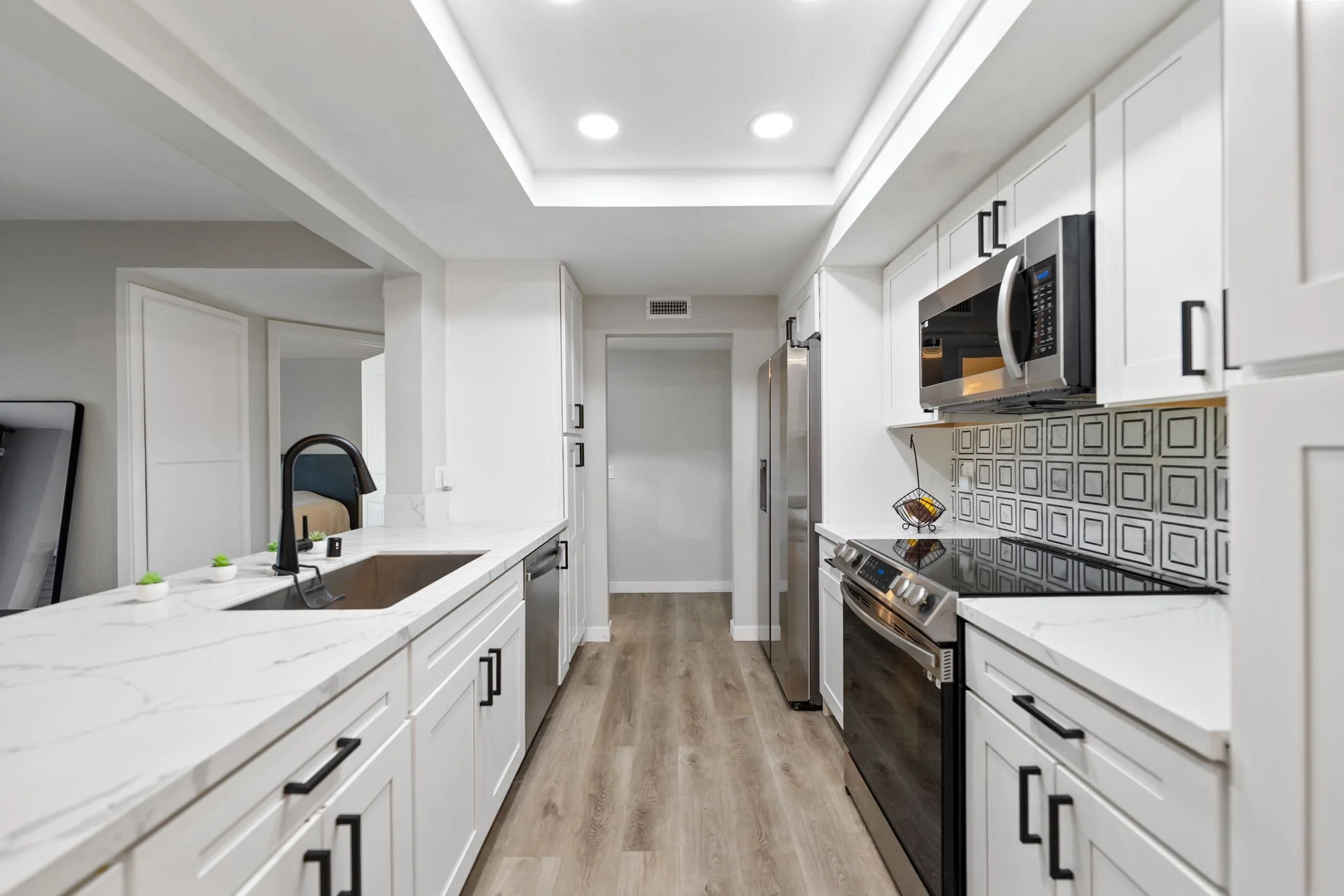 1040 E Washington Ave #26