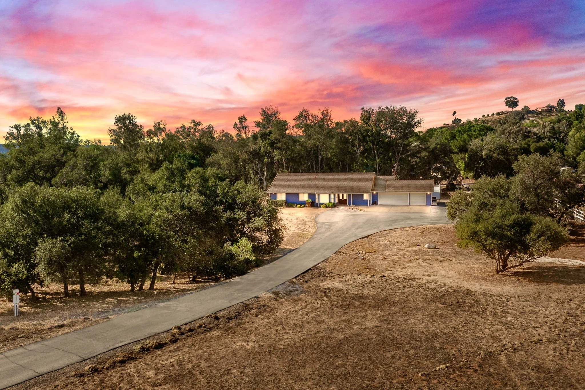 3-web-or-mls-13952 Oakwood Glen Pl. Valley Center, Ca - 3.jpeg