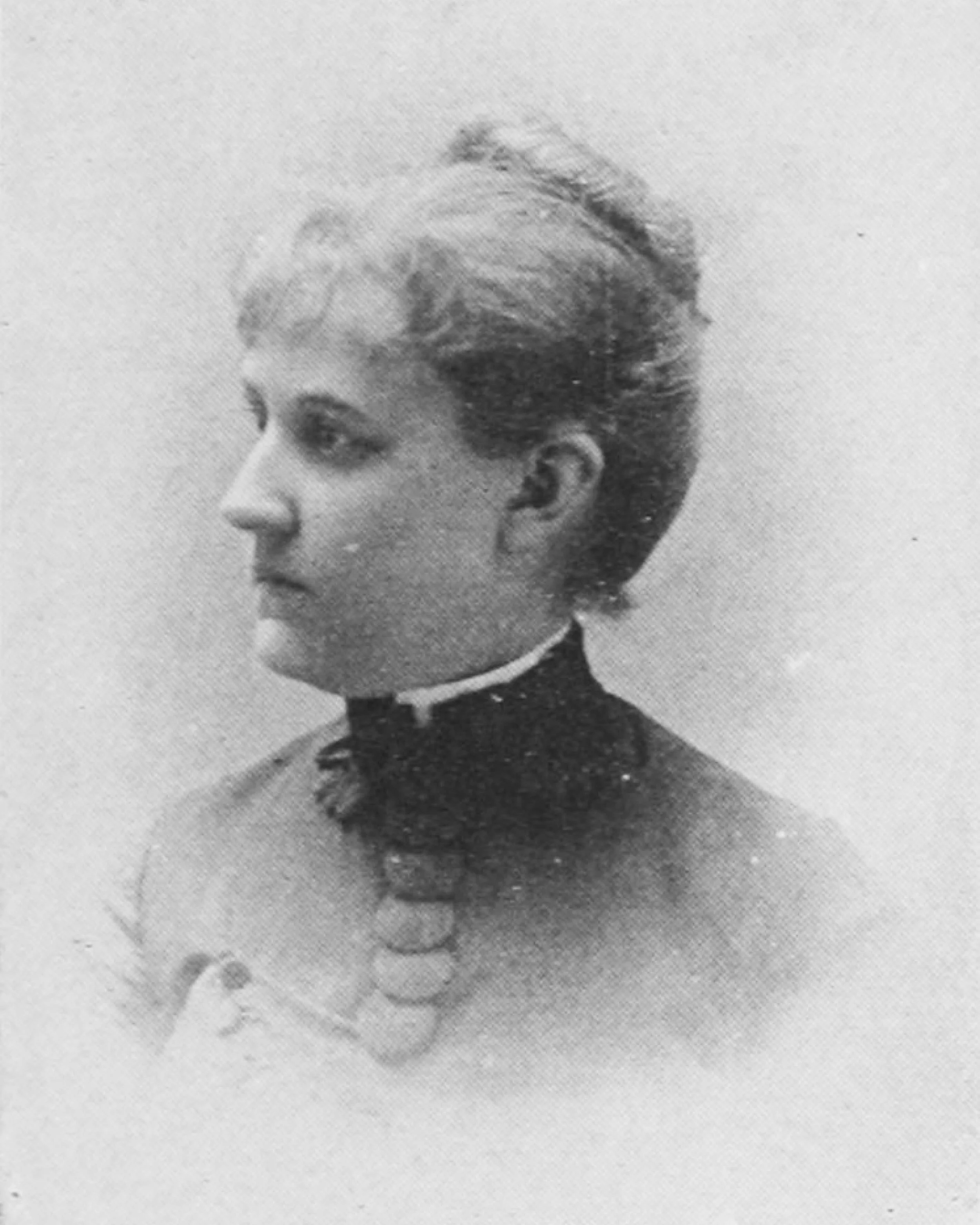 Louise Blanchard Bethune The first woman in the US to practice as a professional architect. Bethune designed over 150 buildings, including the renowned Hotel Lafayette. She made history as the first woman elected to the AIA (1888) and the first fem