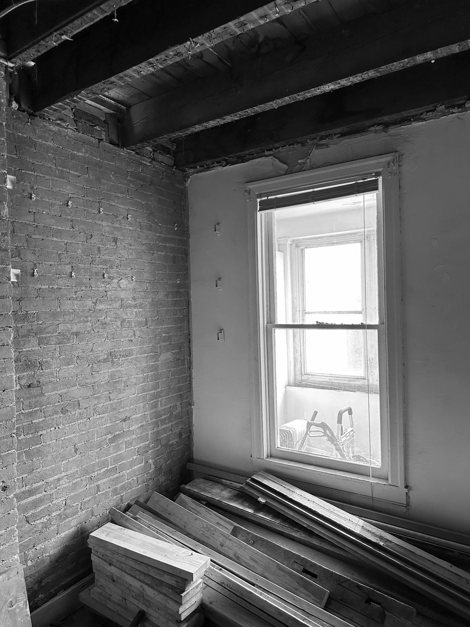 Existing Conditions
Previous tenants in the early to mid 19th century included an independently operated drug store.