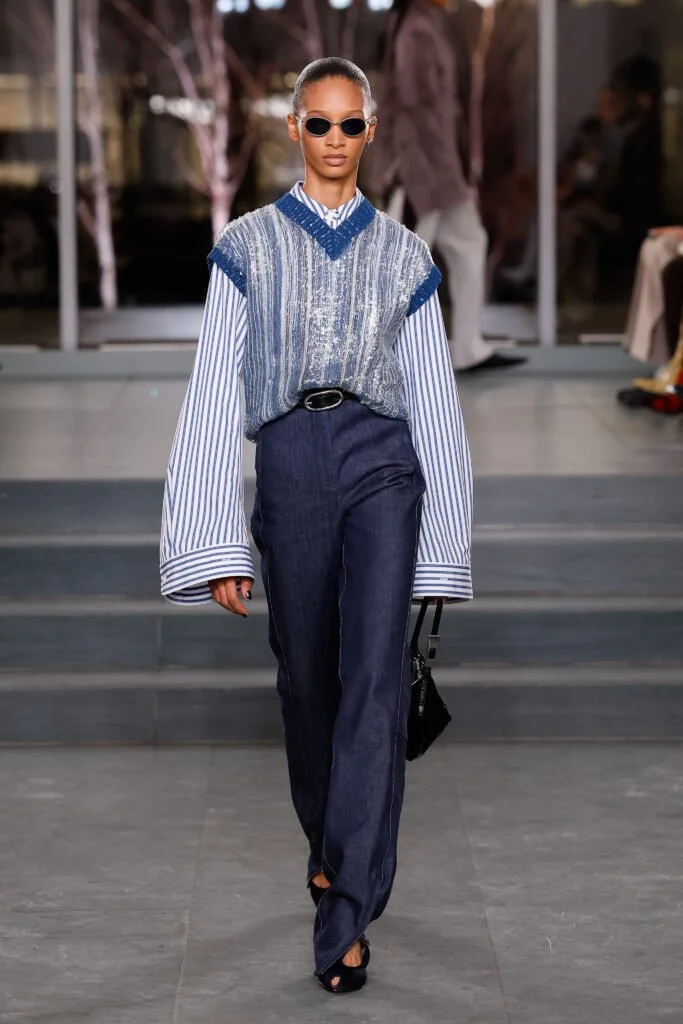 TB_FW25_SHOW_look_028_2x3-683x1024.jpg