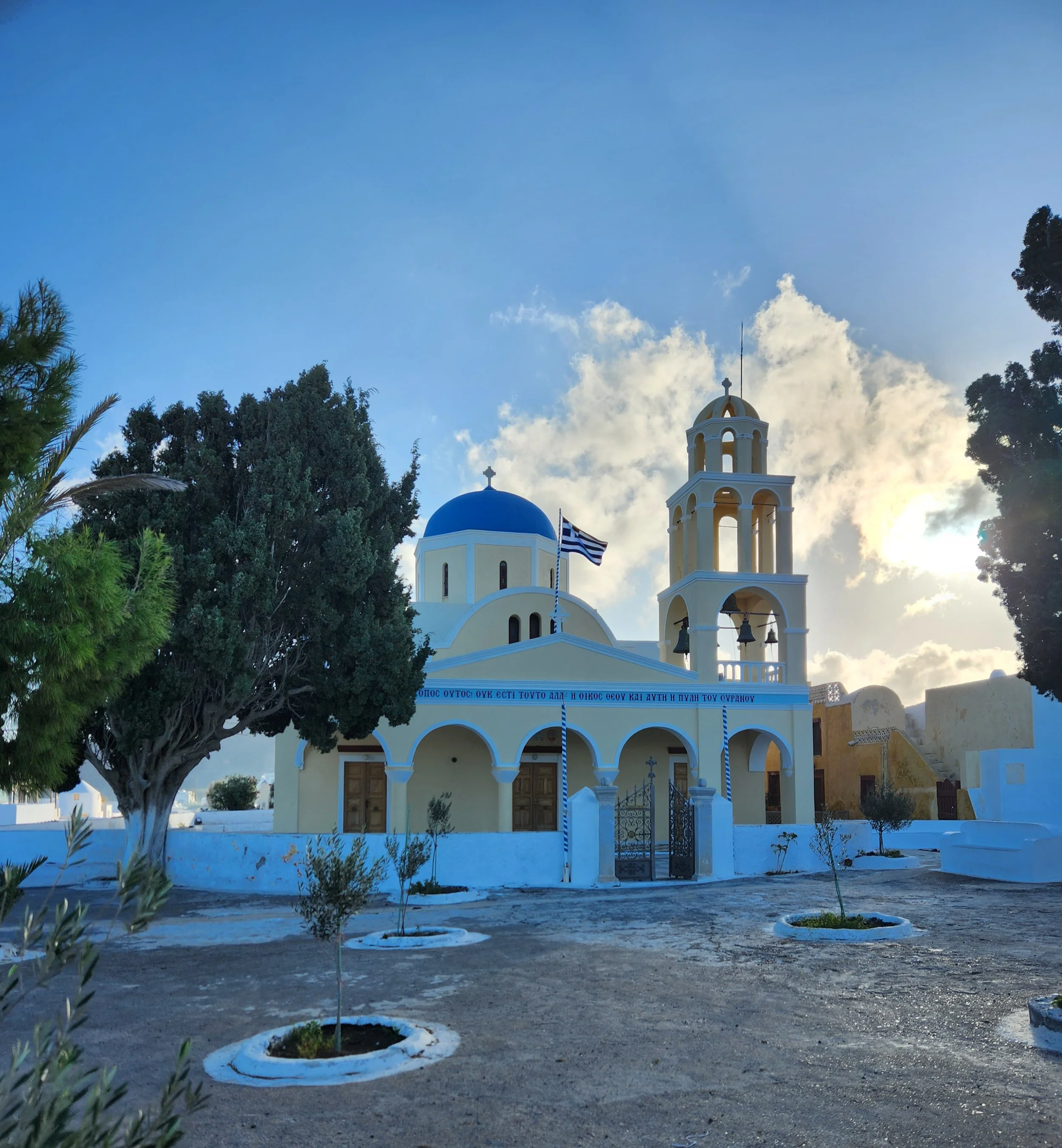 the quintessential blue roofs of Greece