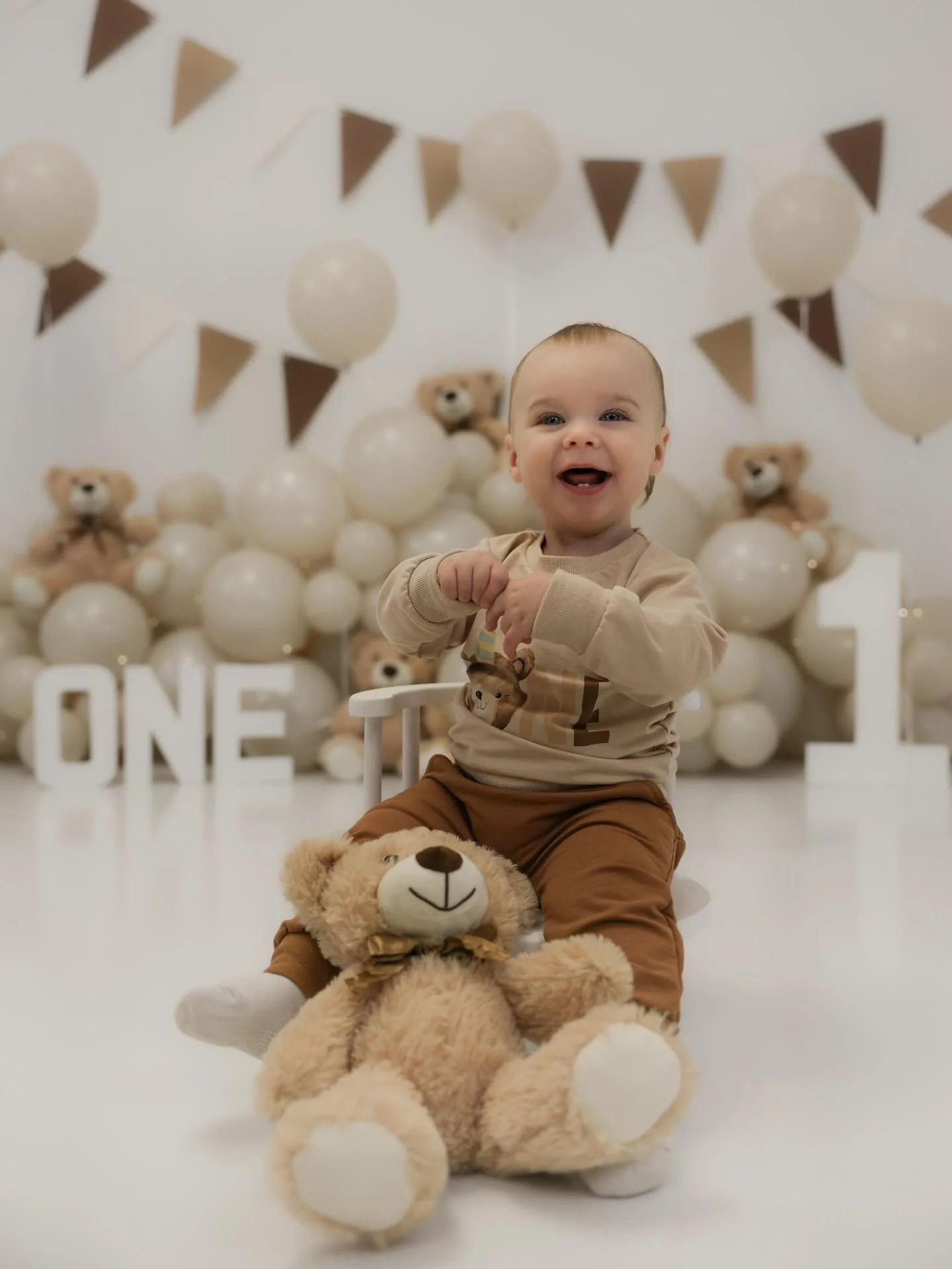 Smashed 🤎🧸🧁
&bull;
&bull;
&bull;
#smashcake #firstbirthday #studiofaf